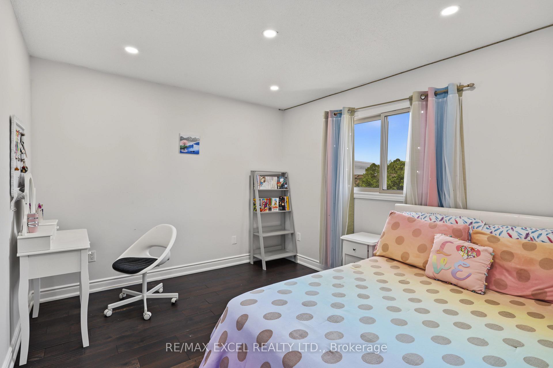 Photo 24 of 22 Horseshoe Drive, Whitby, Blue Grass Meadows — HOMEH