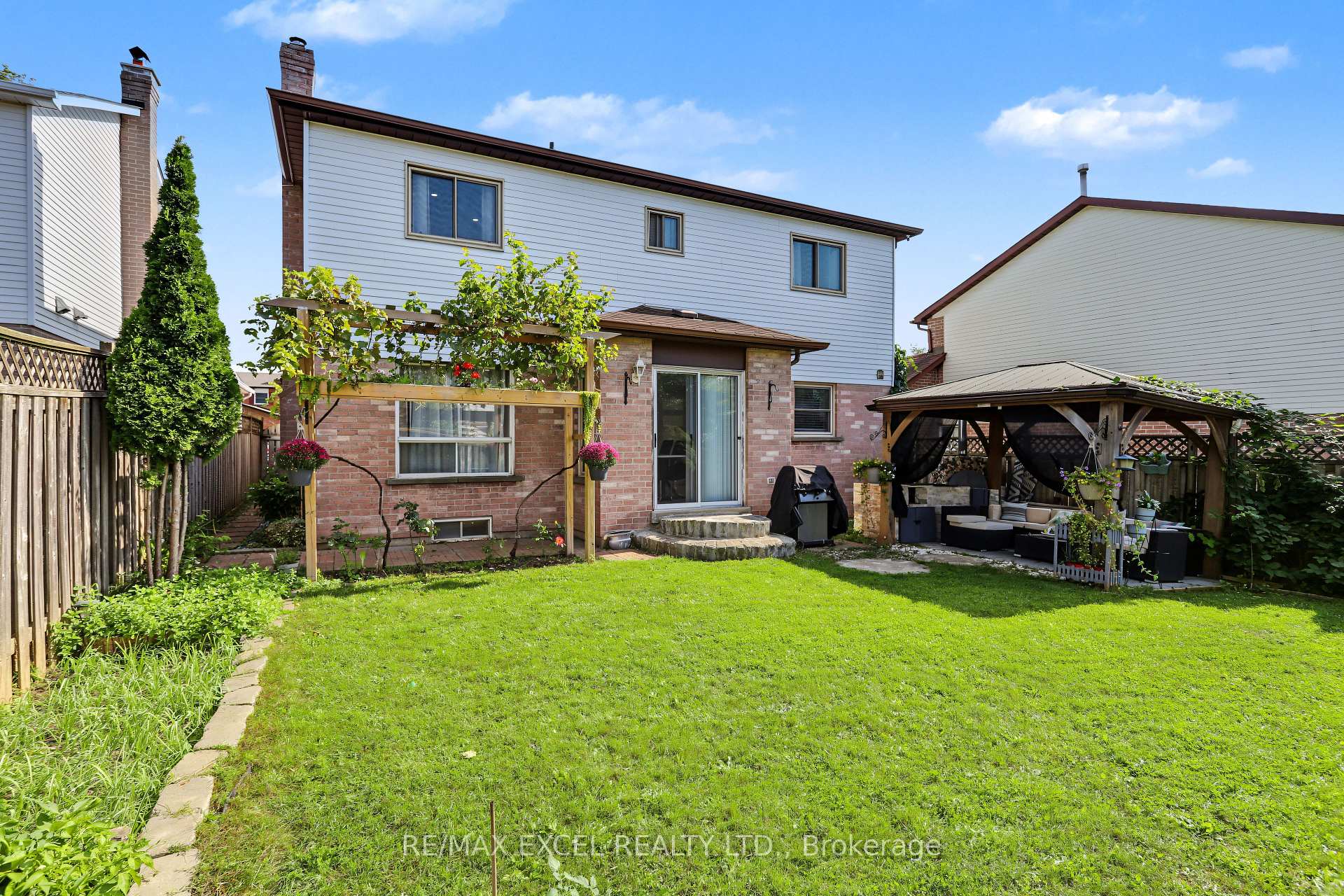 Photo 34 of 22 Horseshoe Drive, Whitby, Blue Grass Meadows — HOMEH