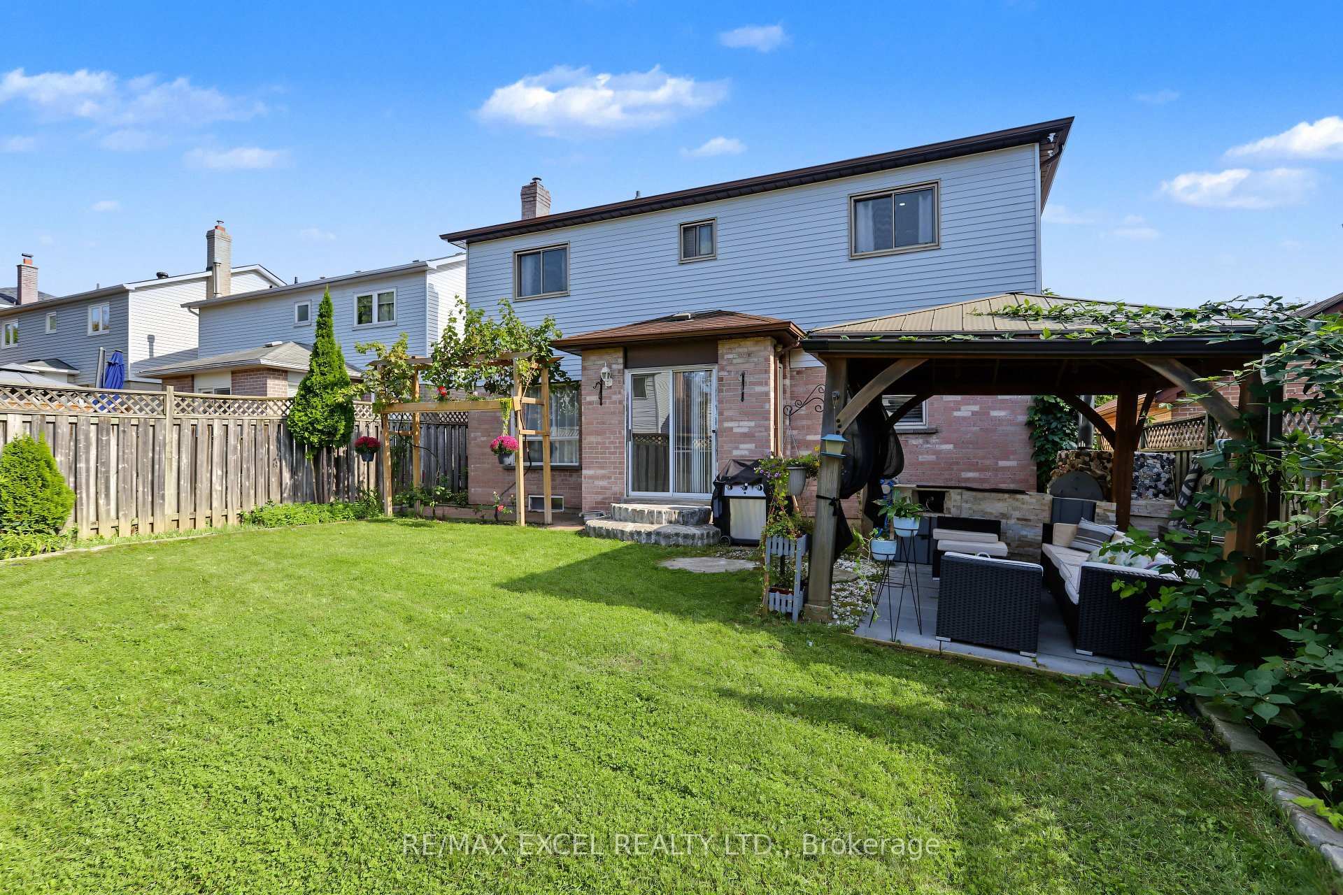 Photo 35 of 22 Horseshoe Drive, Whitby, Blue Grass Meadows — HOMEH