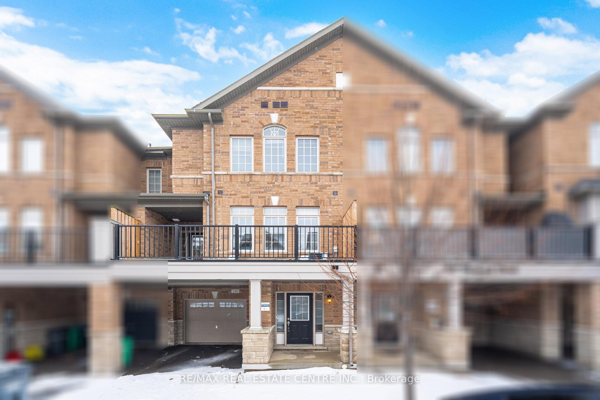Photo 2 of 109 Fruitvale Circle, Brampton, Northwest Brampton — HOMEH