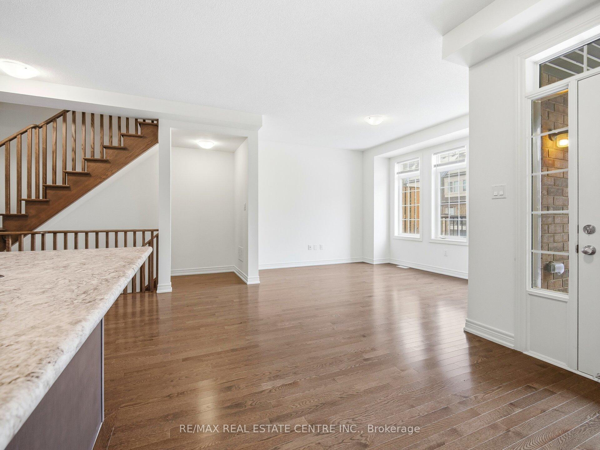 Photo 13 of 109 Fruitvale Circle, Brampton, Northwest Brampton — HOMEH