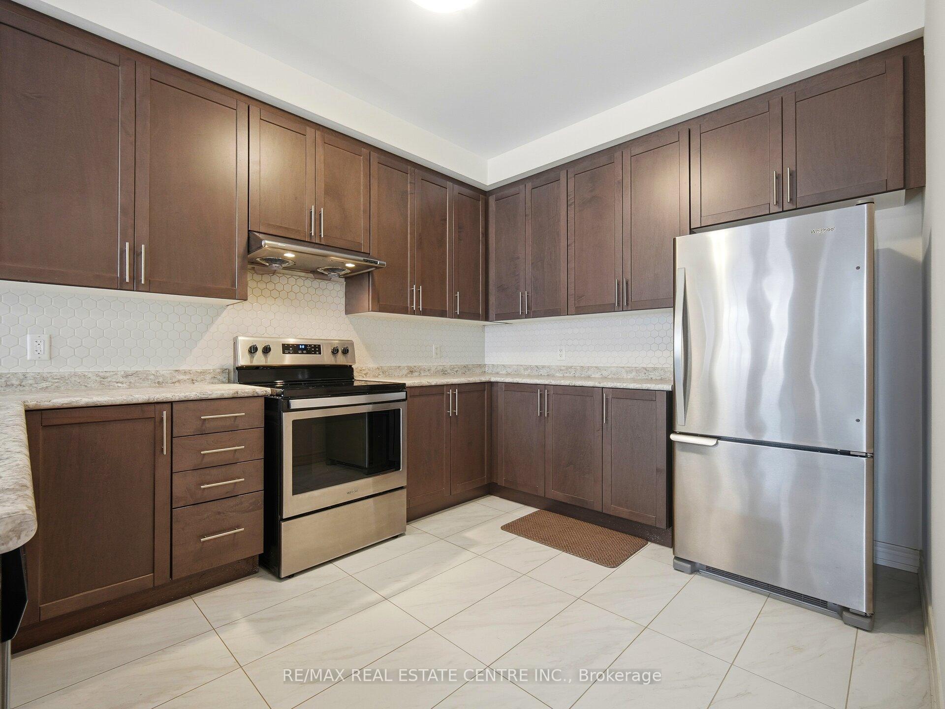 Photo 18 of 109 Fruitvale Circle, Brampton, Northwest Brampton — HOMEH