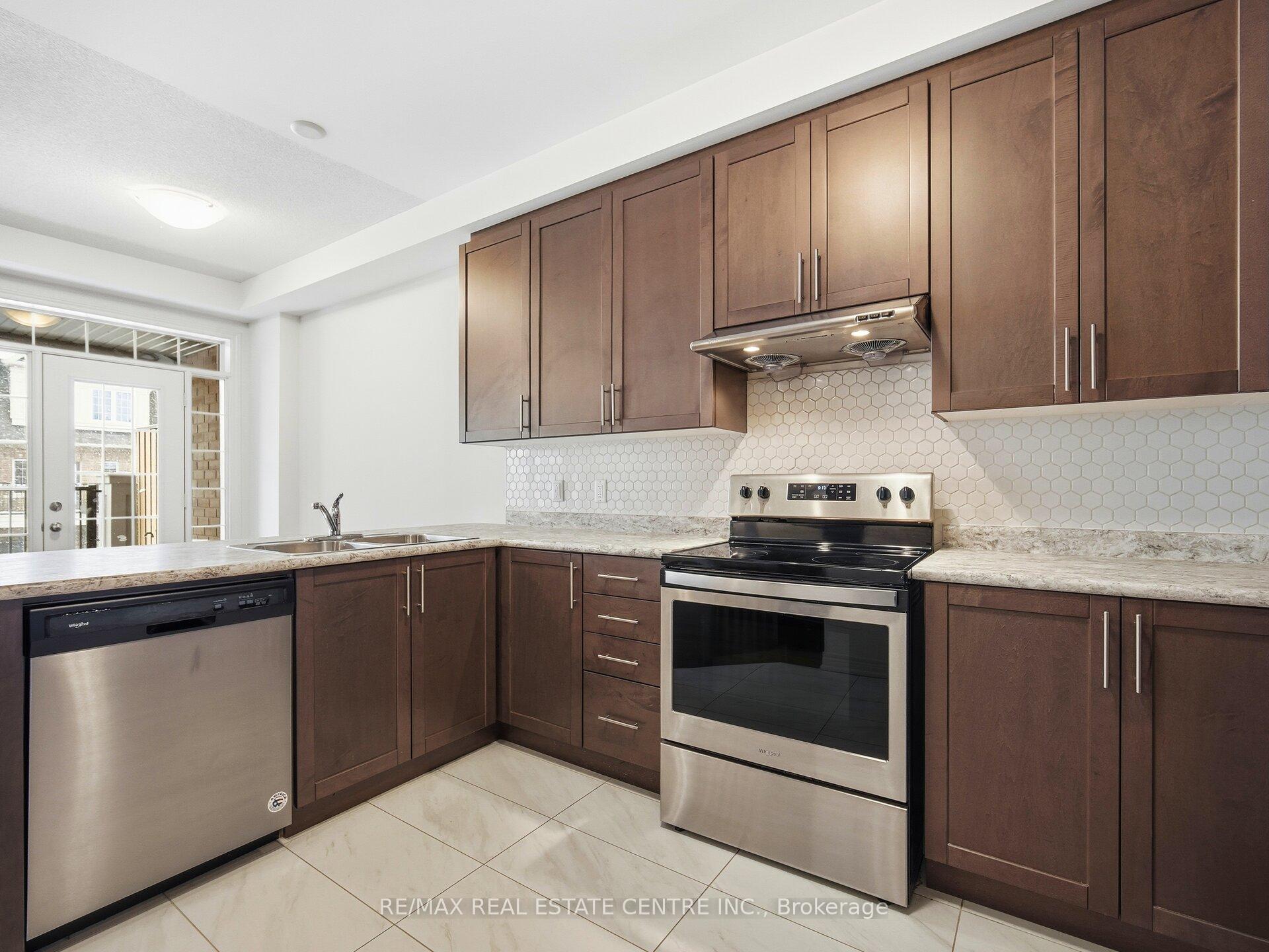 Photo 21 of 109 Fruitvale Circle, Brampton, Northwest Brampton — HOMEH