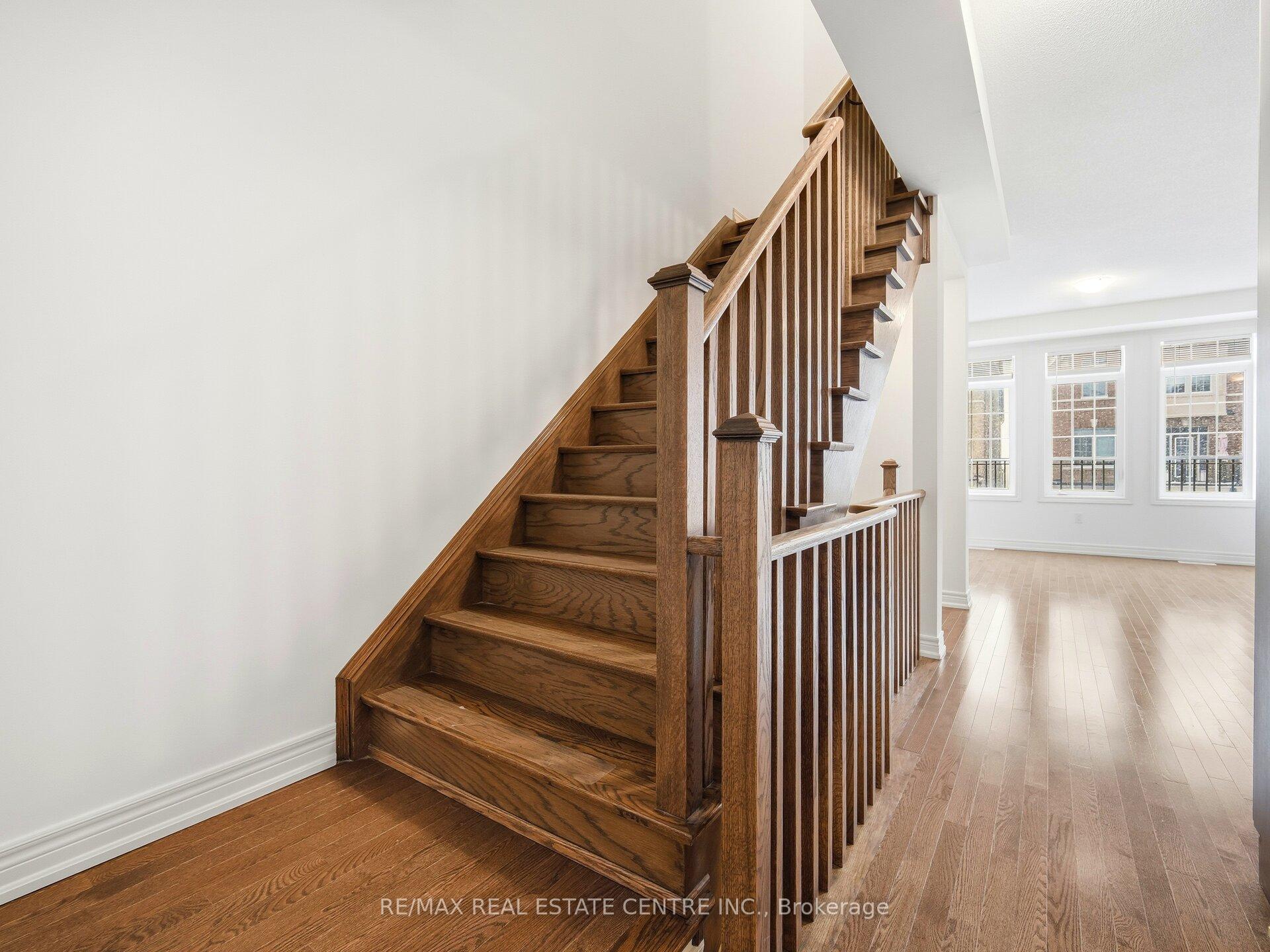 Photo 24 of 109 Fruitvale Circle, Brampton, Northwest Brampton — HOMEH