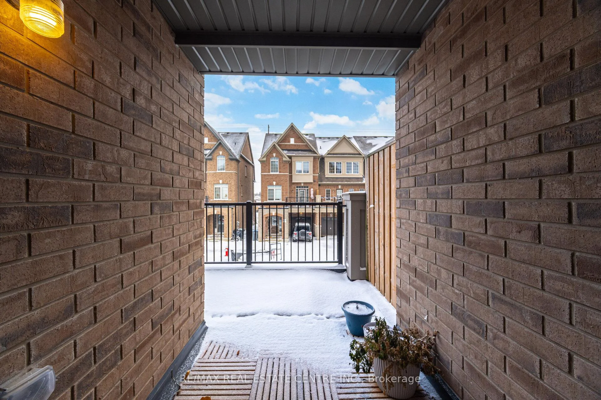 Photo 42 of 109 Fruitvale Circle, Brampton, Northwest Brampton — HOMEH