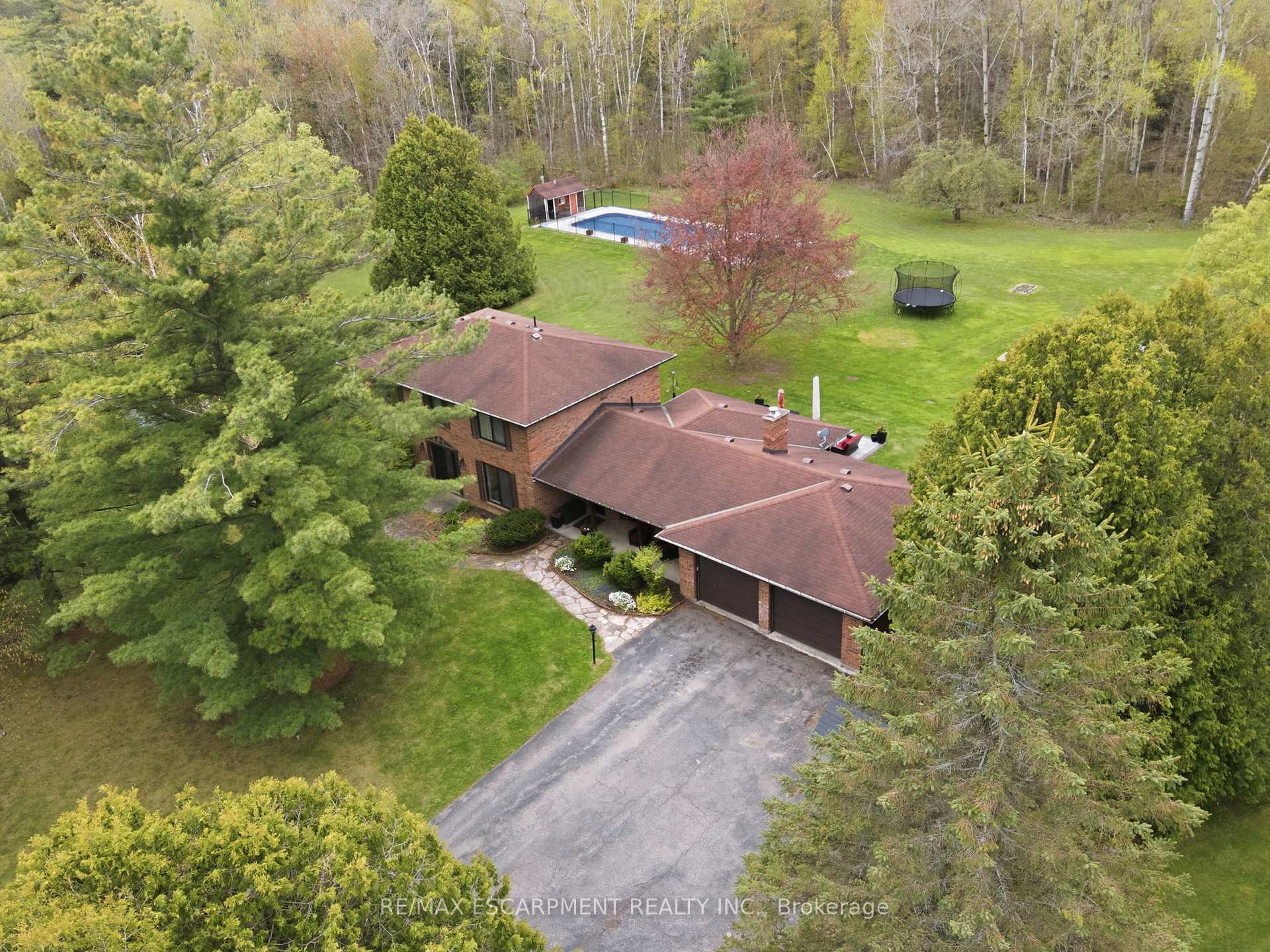 Photo 4 of 3918 Maddaugh Road, Puslinch, Crieff/Aikensville/Killean — HOMEH