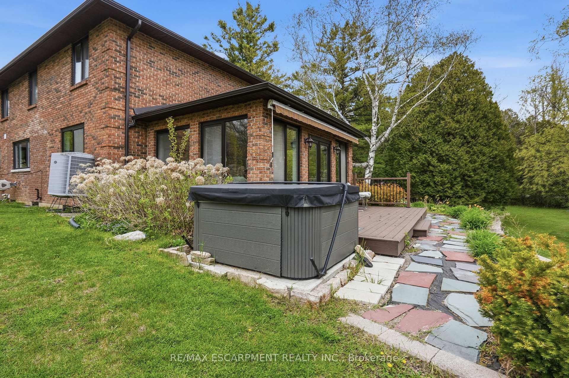 Photo 43 of 3918 Maddaugh Road, Puslinch, Crieff/Aikensville/Killean — HOMEH