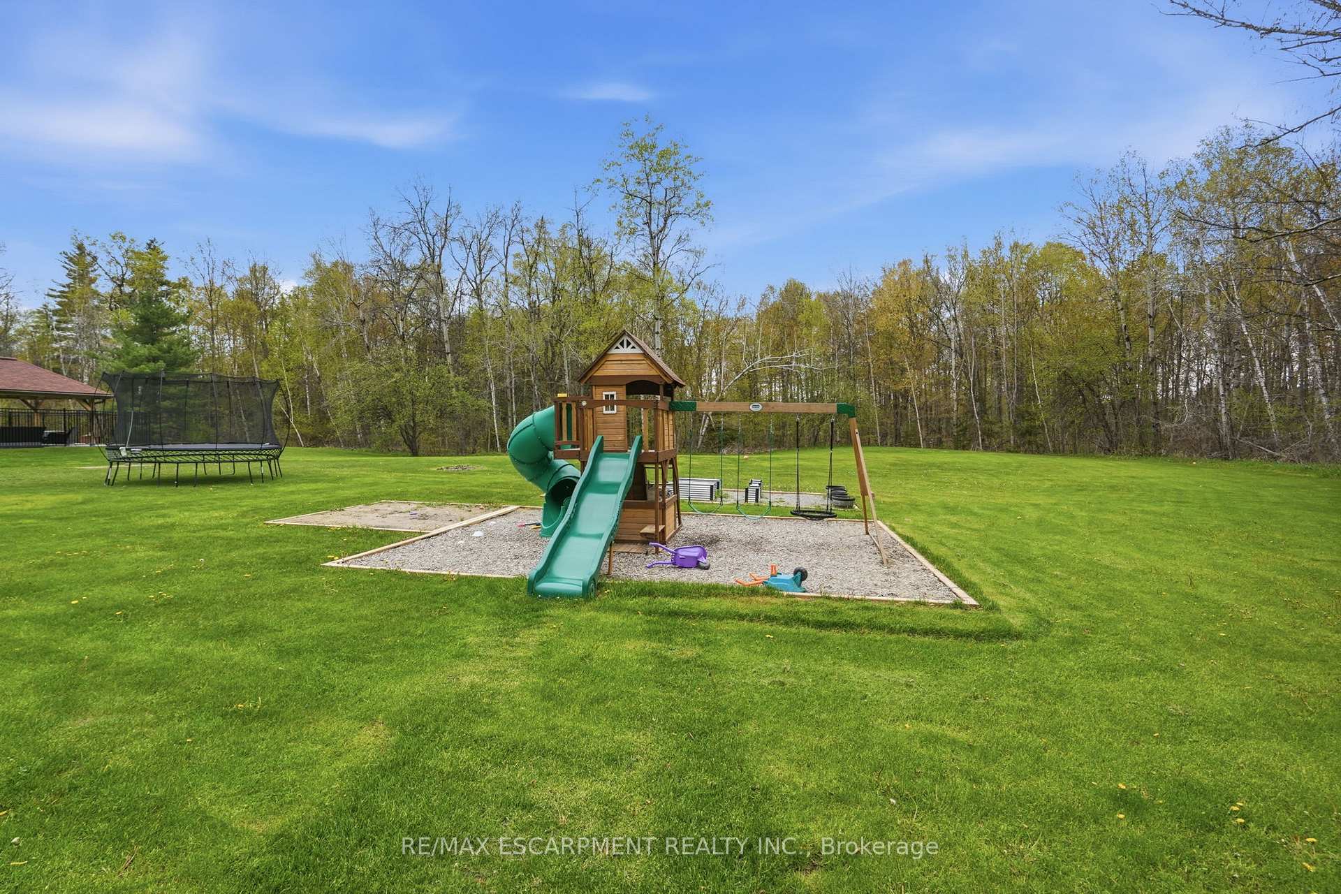 Photo 44 of 3918 Maddaugh Road, Puslinch, Crieff/Aikensville/Killean — HOMEH
