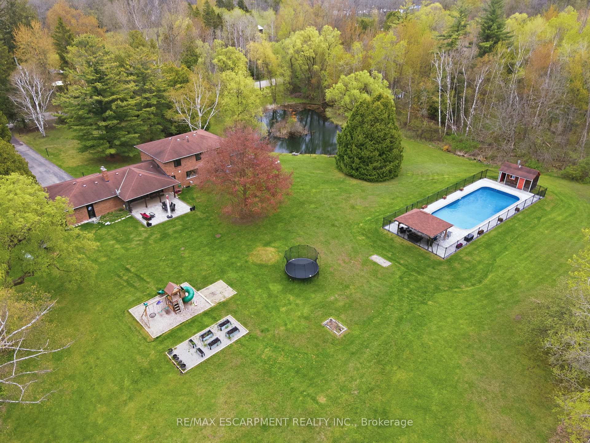 Photo 48 of 3918 Maddaugh Road, Puslinch, Crieff/Aikensville/Killean — HOMEH