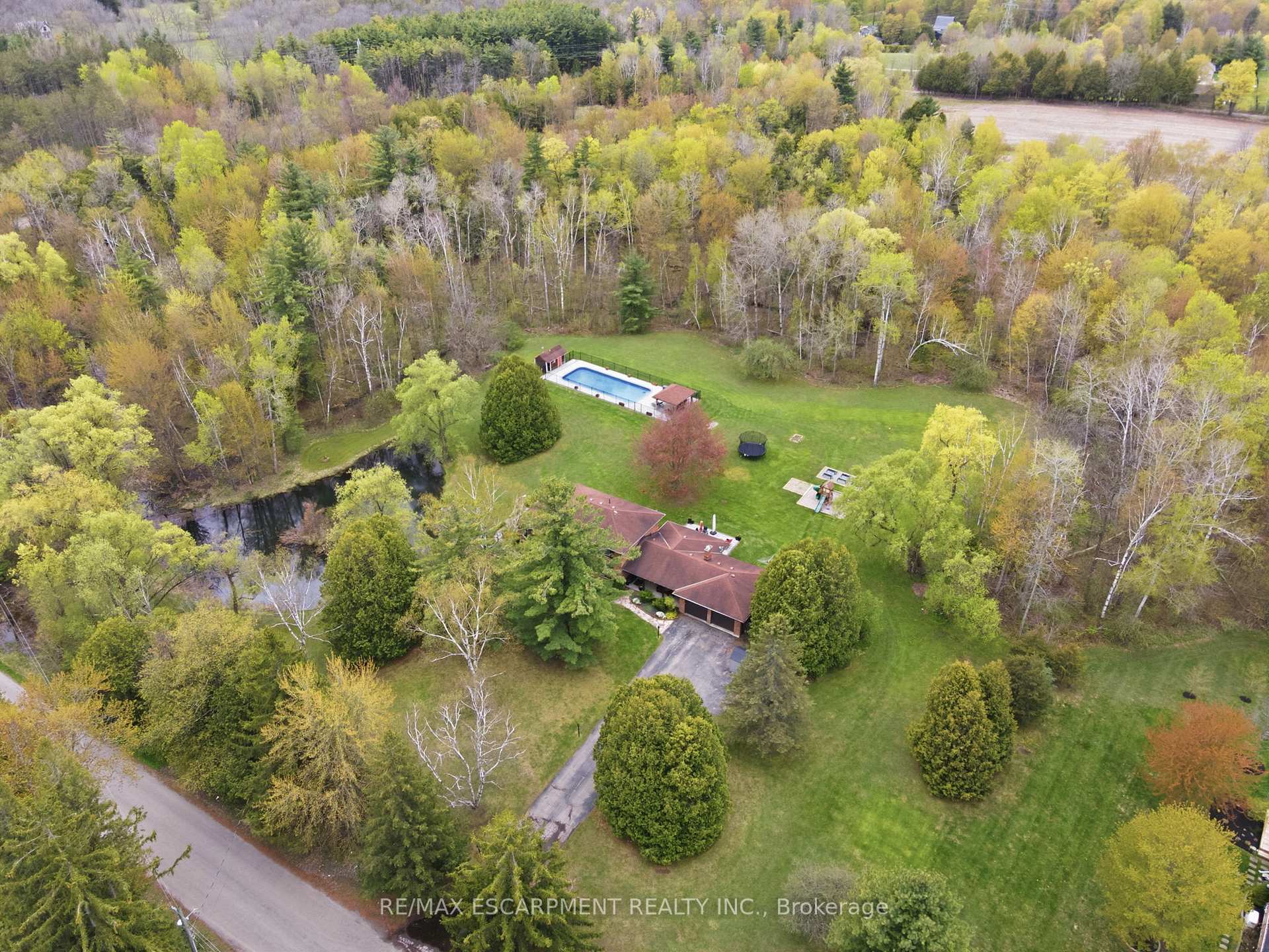 Photo 50 of 3918 Maddaugh Road, Puslinch, Crieff/Aikensville/Killean — HOMEH