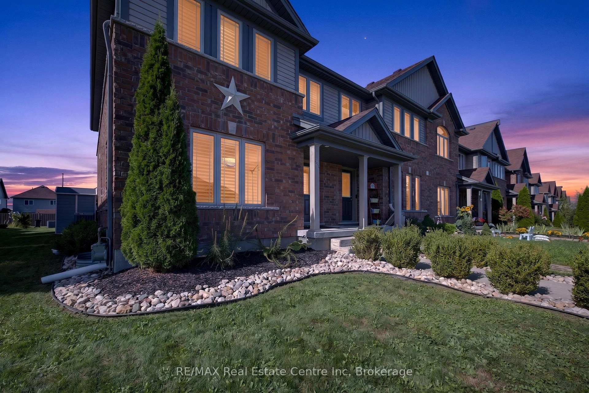 Photo 2 of 694 Victoria Road N, Guelph, Victoria North — HOMEH