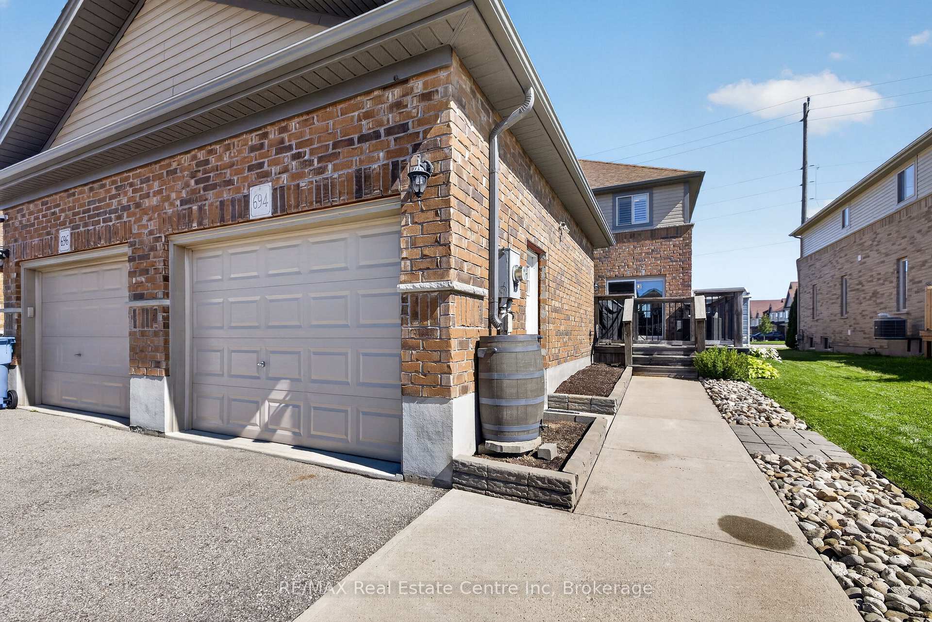 Photo 5 of 694 Victoria Road N, Guelph, Victoria North — HOMEH