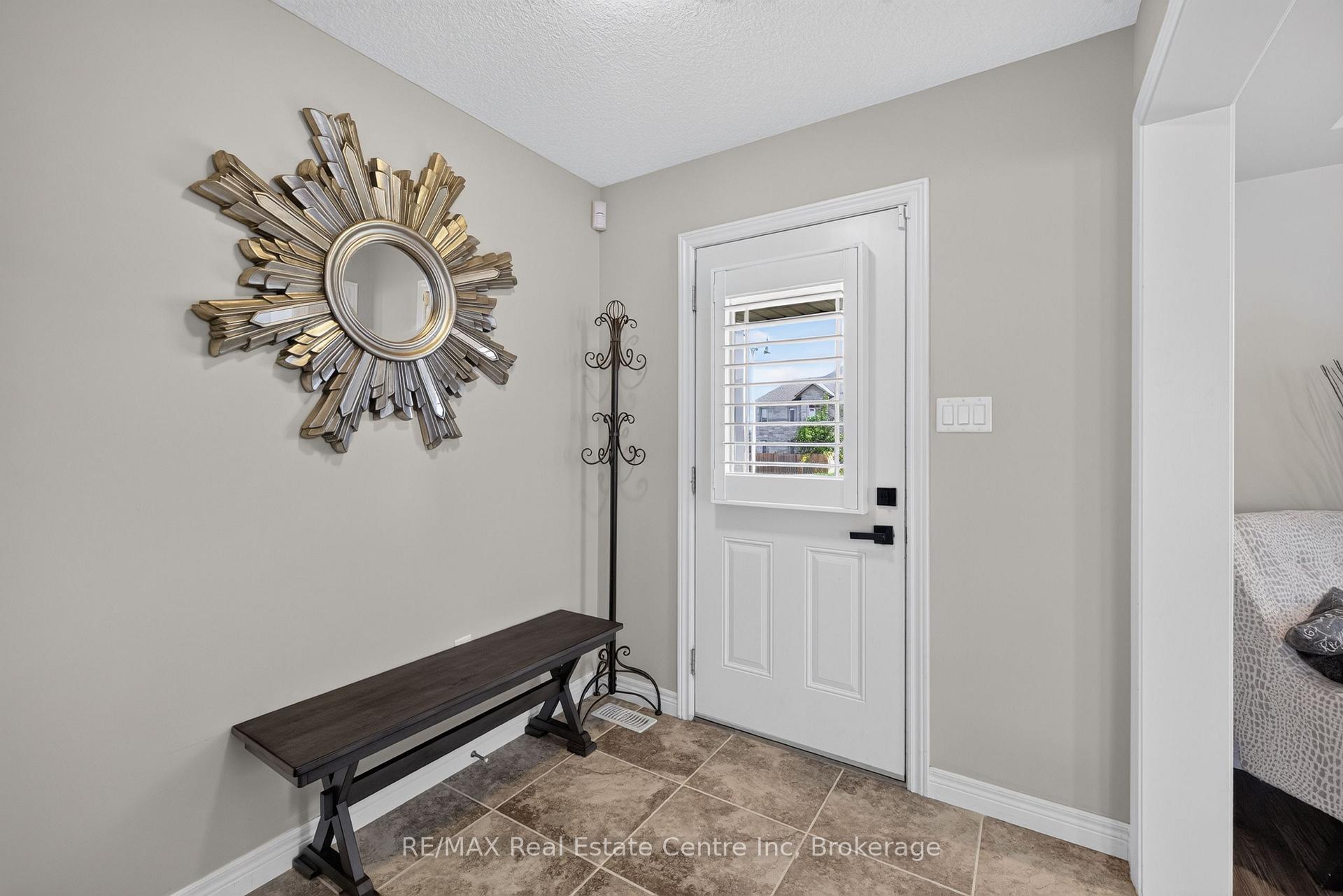 Photo 6 of 694 Victoria Road N, Guelph, Victoria North — HOMEH