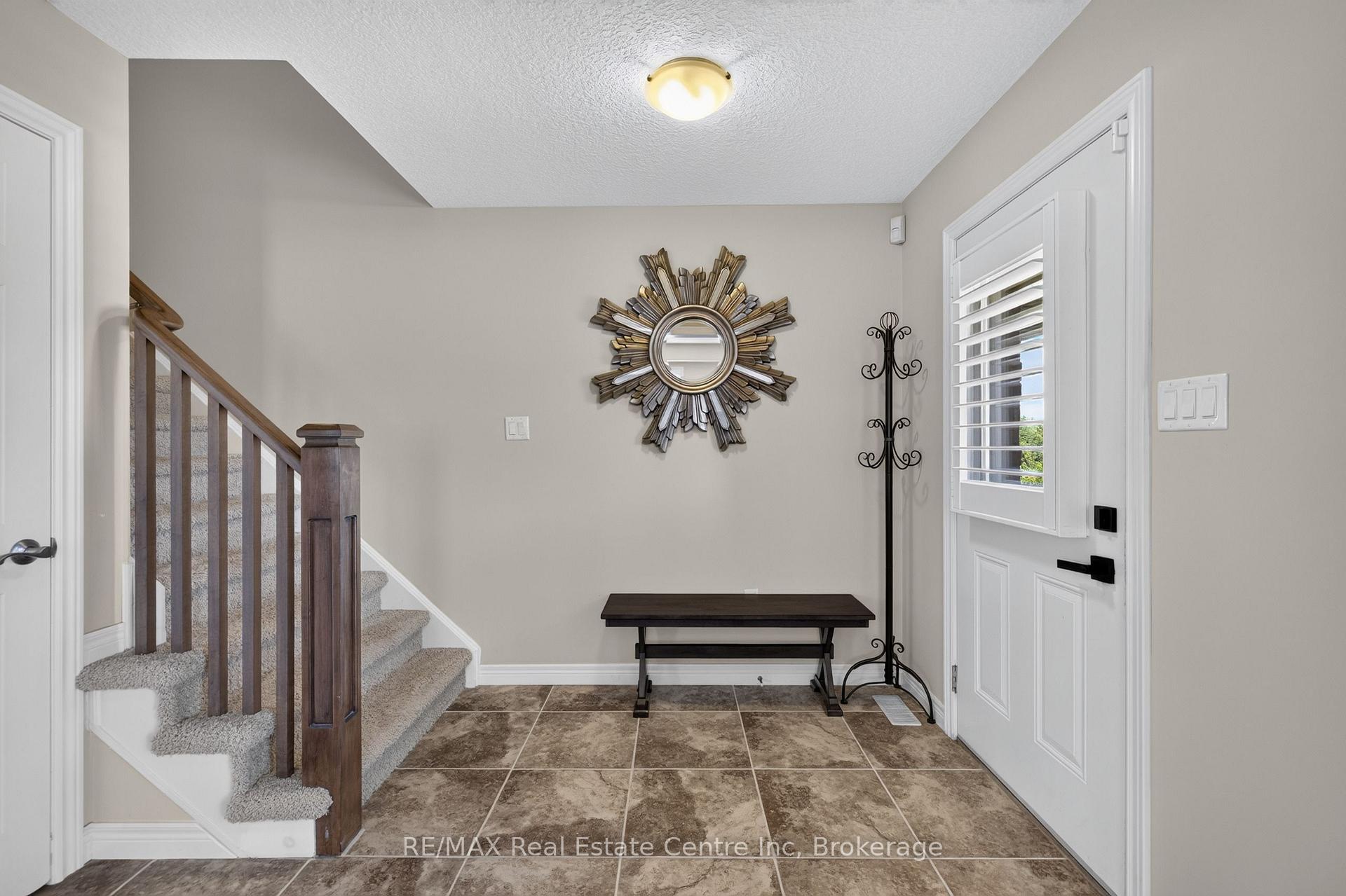 Photo 7 of 694 Victoria Road N, Guelph, Victoria North — HOMEH