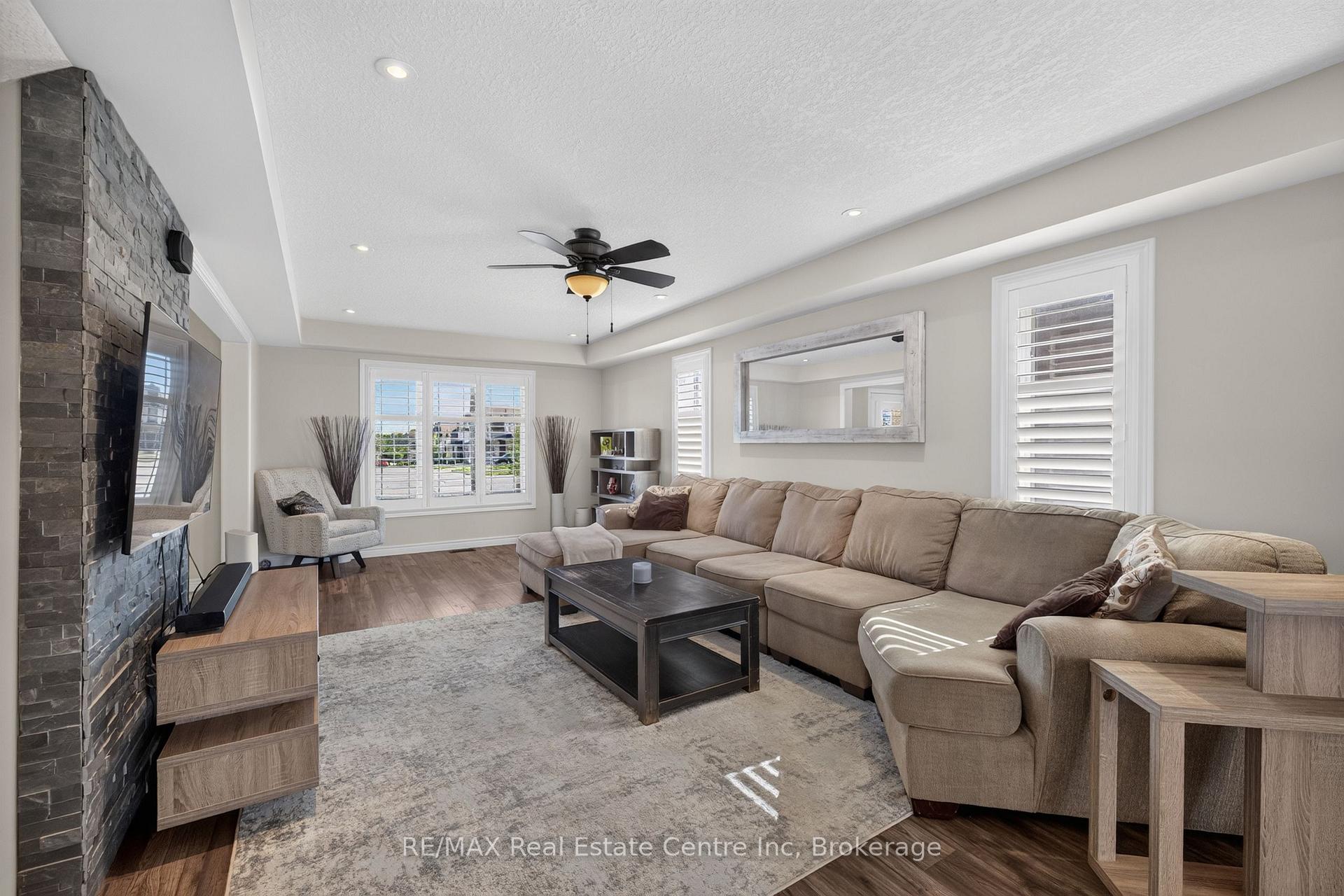 Photo 12 of 694 Victoria Road N, Guelph, Victoria North — HOMEH