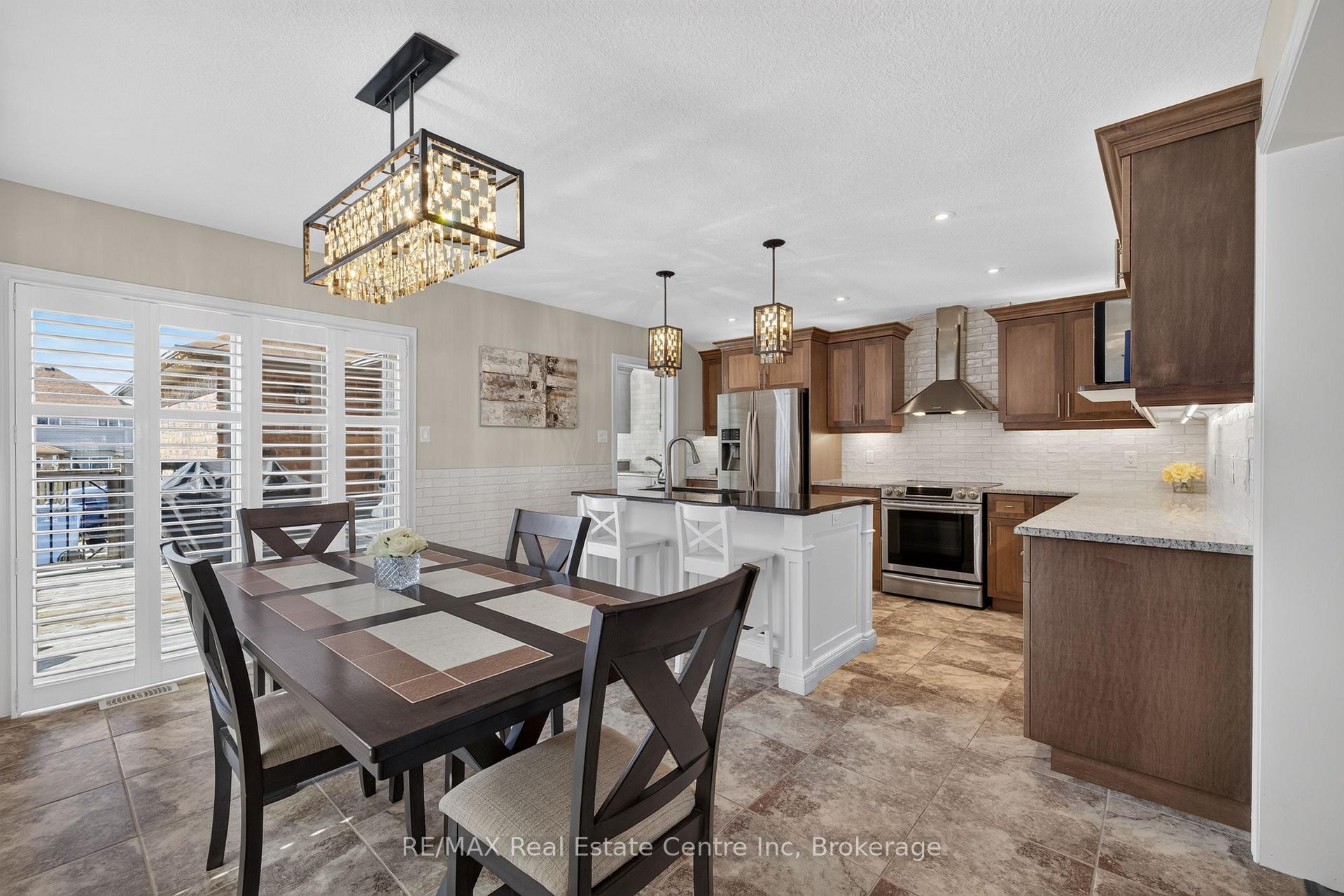 Photo 16 of 694 Victoria Road N, Guelph, Victoria North — HOMEH