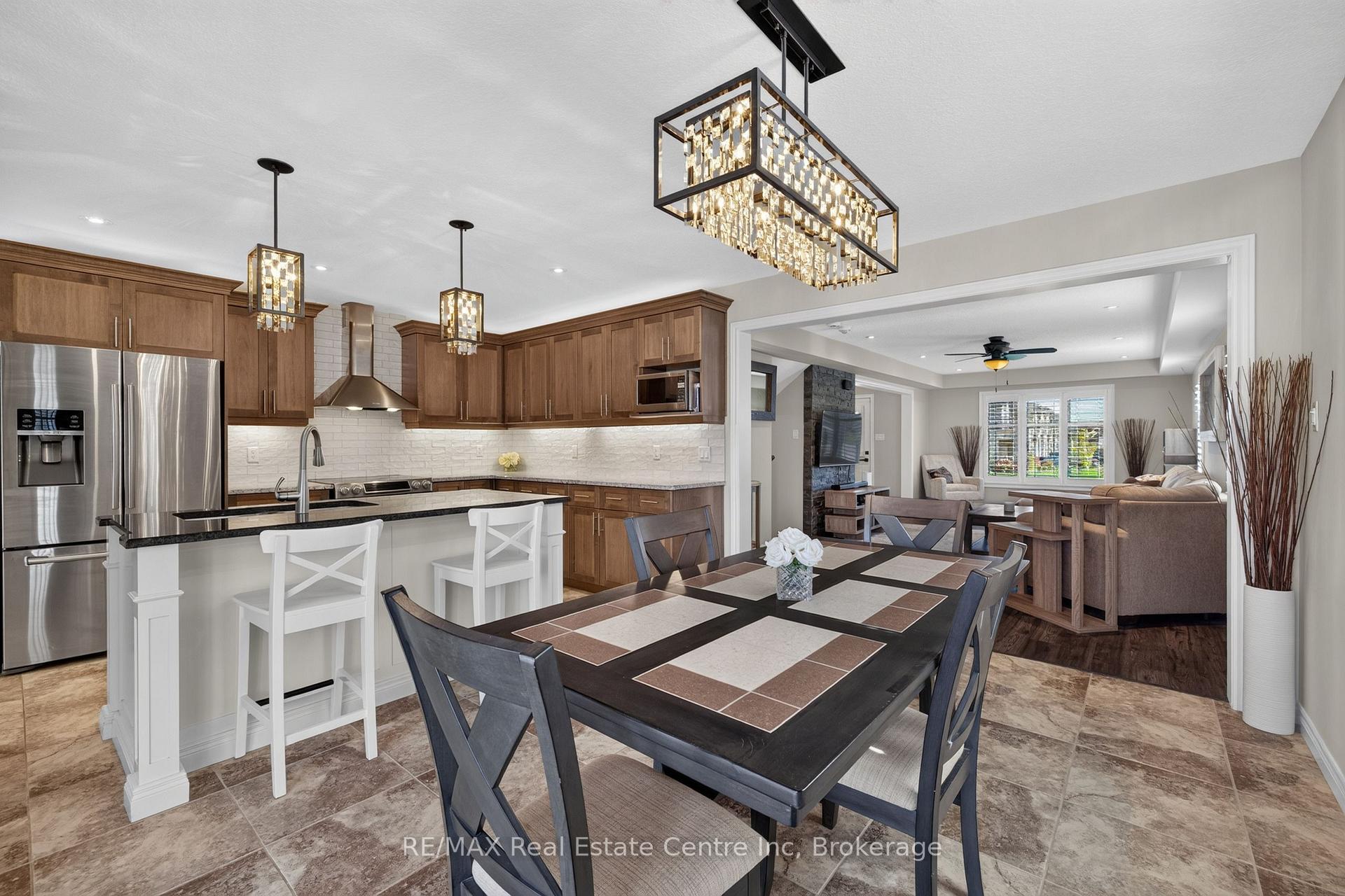Photo 17 of 694 Victoria Road N, Guelph, Victoria North — HOMEH