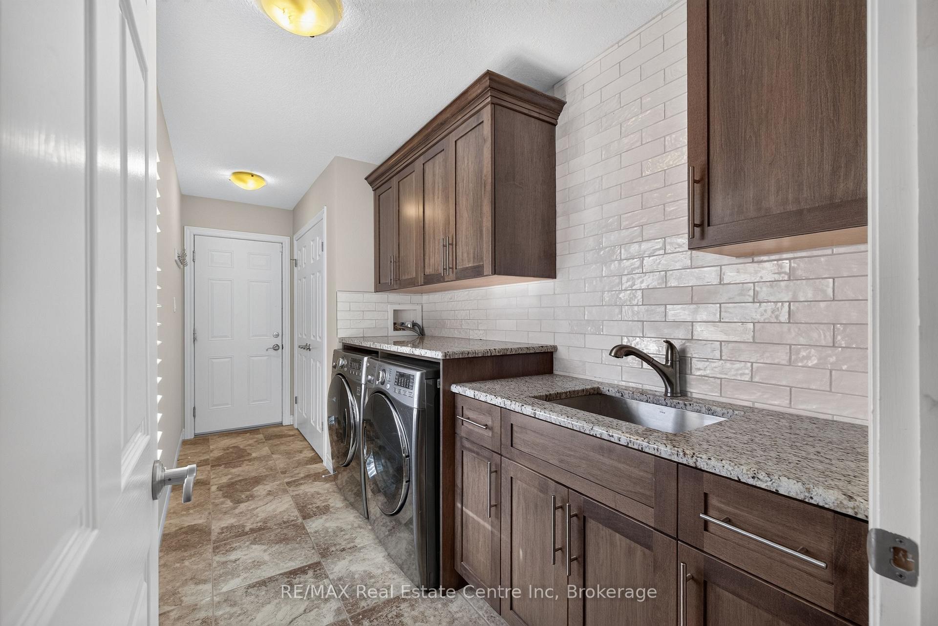 Photo 20 of 694 Victoria Road N, Guelph, Victoria North — HOMEH
