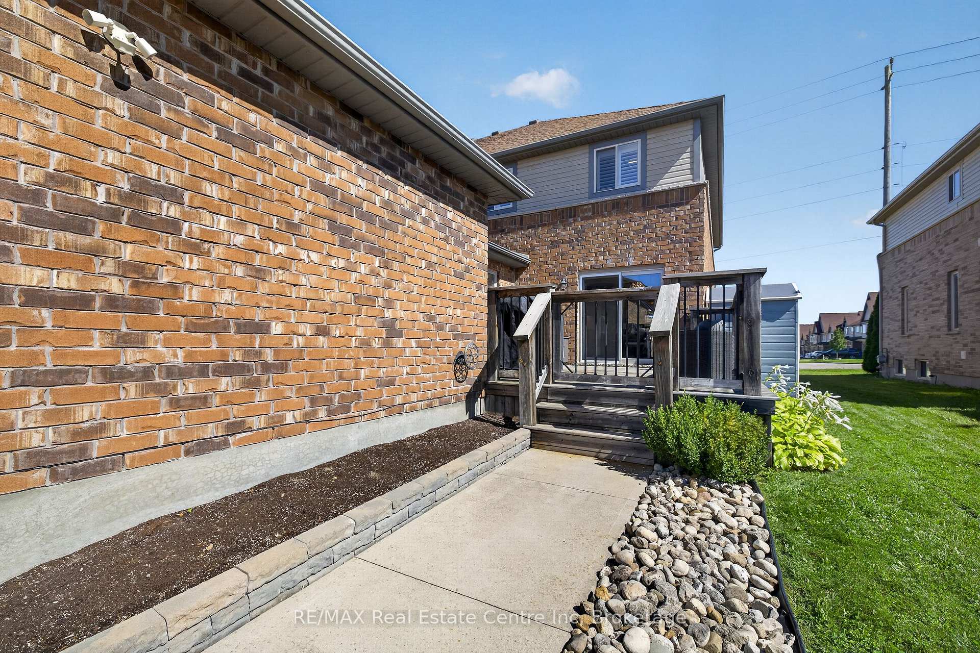 Photo 36 of 694 Victoria Road N, Guelph, Victoria North — HOMEH