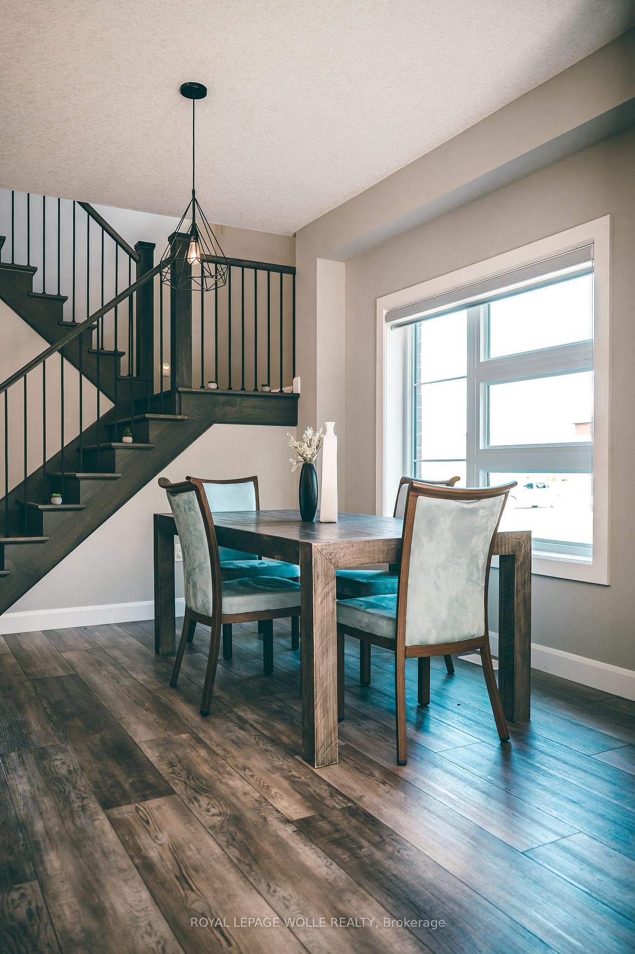 Photo 5 of 884 Robert Ferrie Drive, Kitchener, Doon South — HOMEH