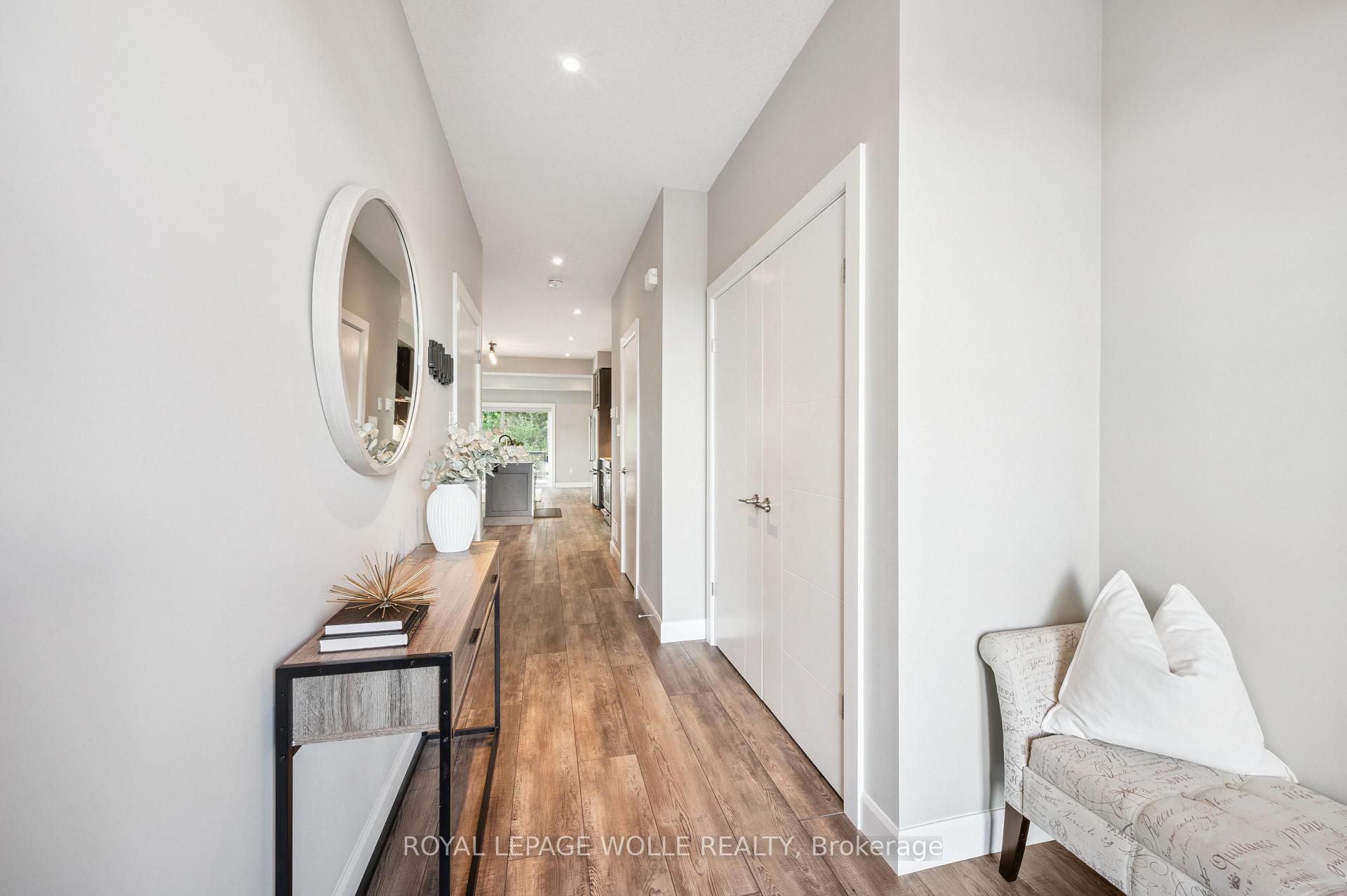 Photo 8 of 884 Robert Ferrie Drive, Kitchener, Doon South — HOMEH