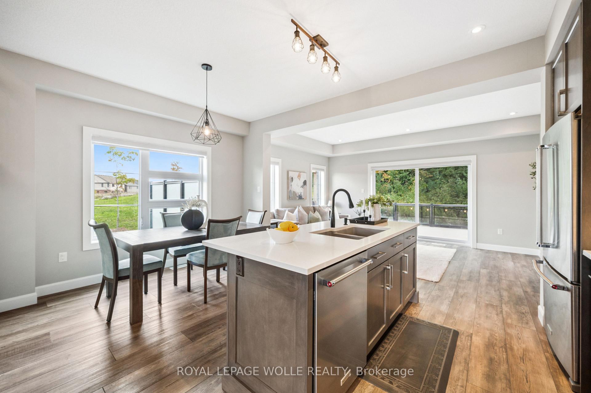 Photo 10 of 884 Robert Ferrie Drive, Kitchener, Doon South — HOMEH