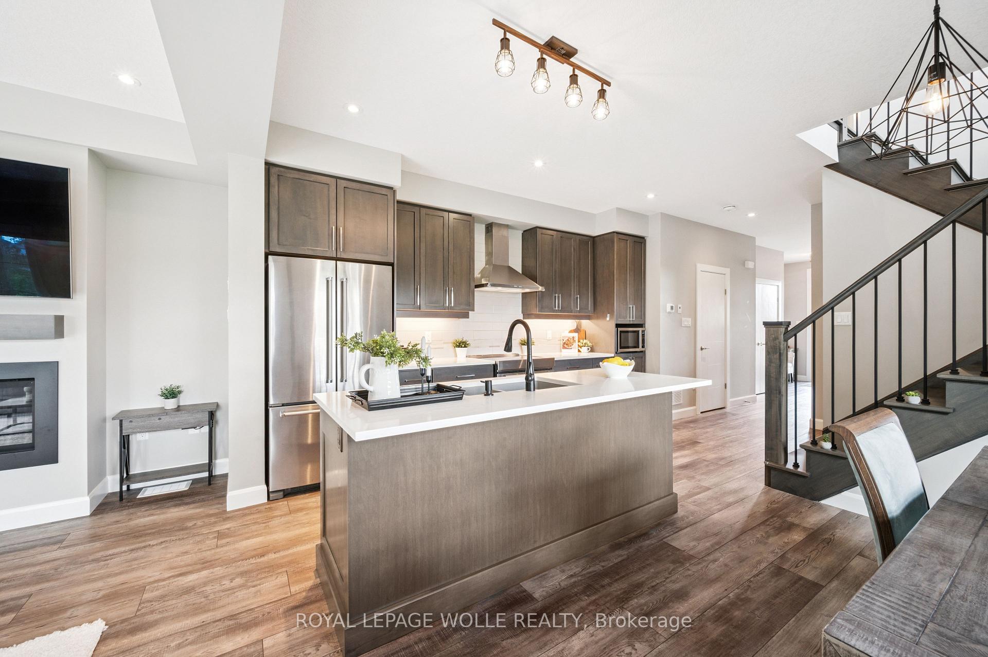 Photo 11 of 884 Robert Ferrie Drive, Kitchener, Doon South — HOMEH