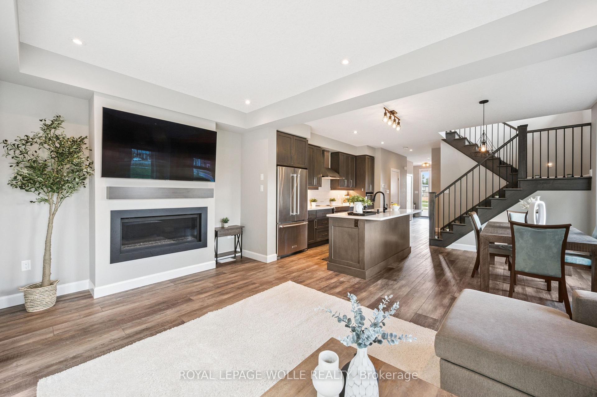 Photo 15 of 884 Robert Ferrie Drive, Kitchener, Doon South — HOMEH