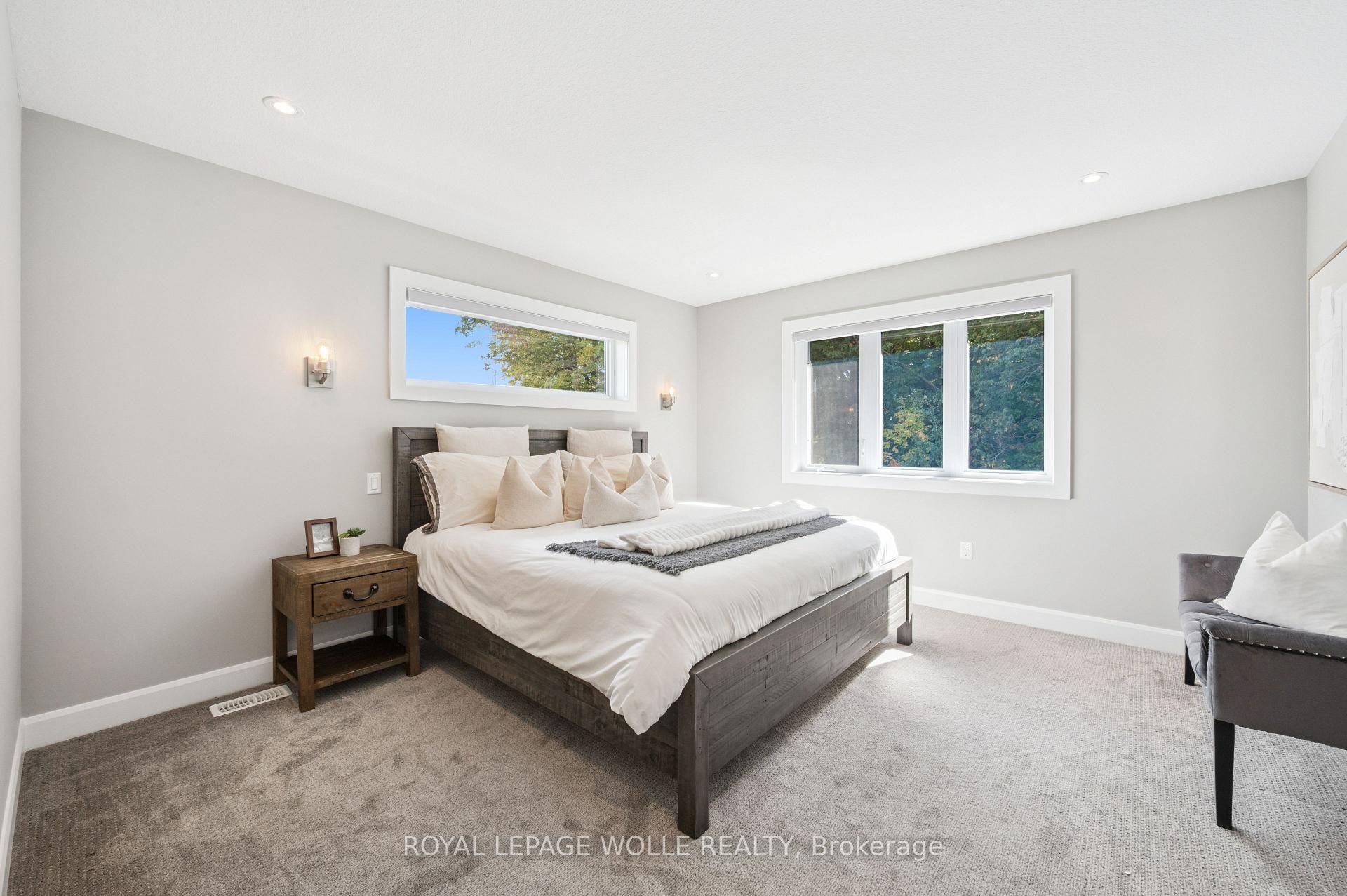 Photo 19 of 884 Robert Ferrie Drive, Kitchener, Doon South — HOMEH