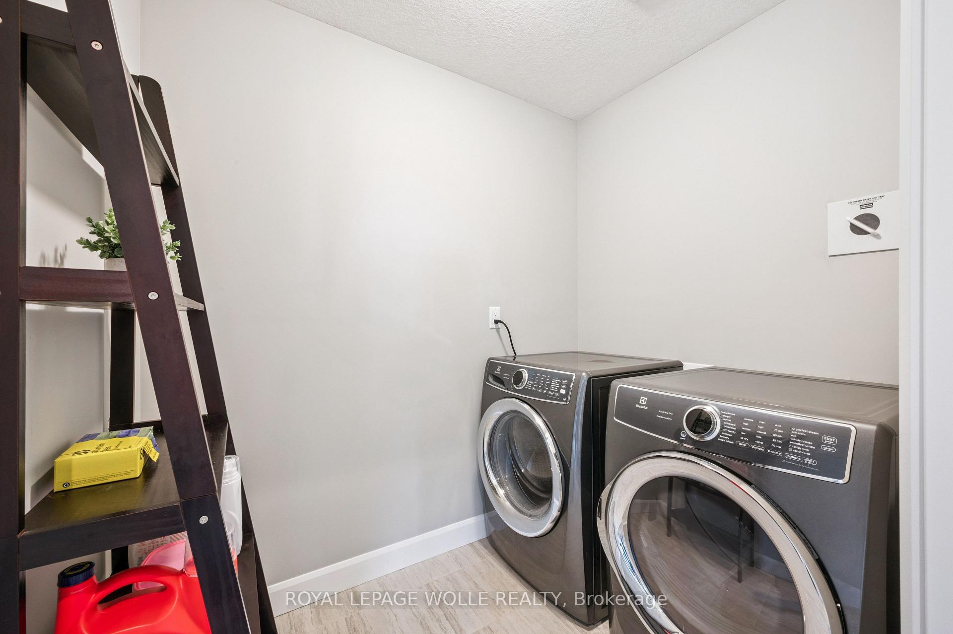 Photo 31 of 884 Robert Ferrie Drive, Kitchener, Doon South — HOMEH
