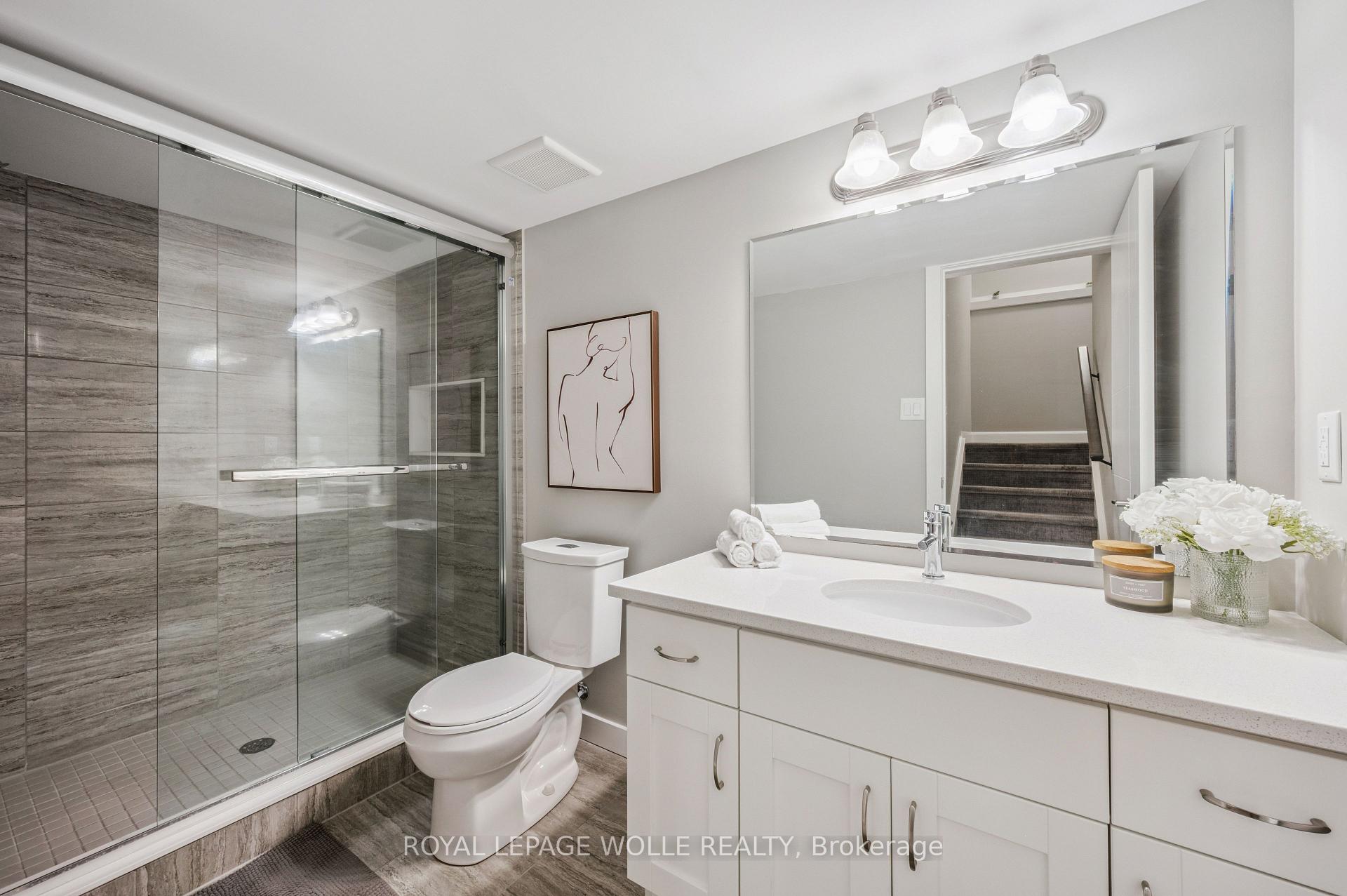 Photo 34 of 884 Robert Ferrie Drive, Kitchener, Doon South — HOMEH
