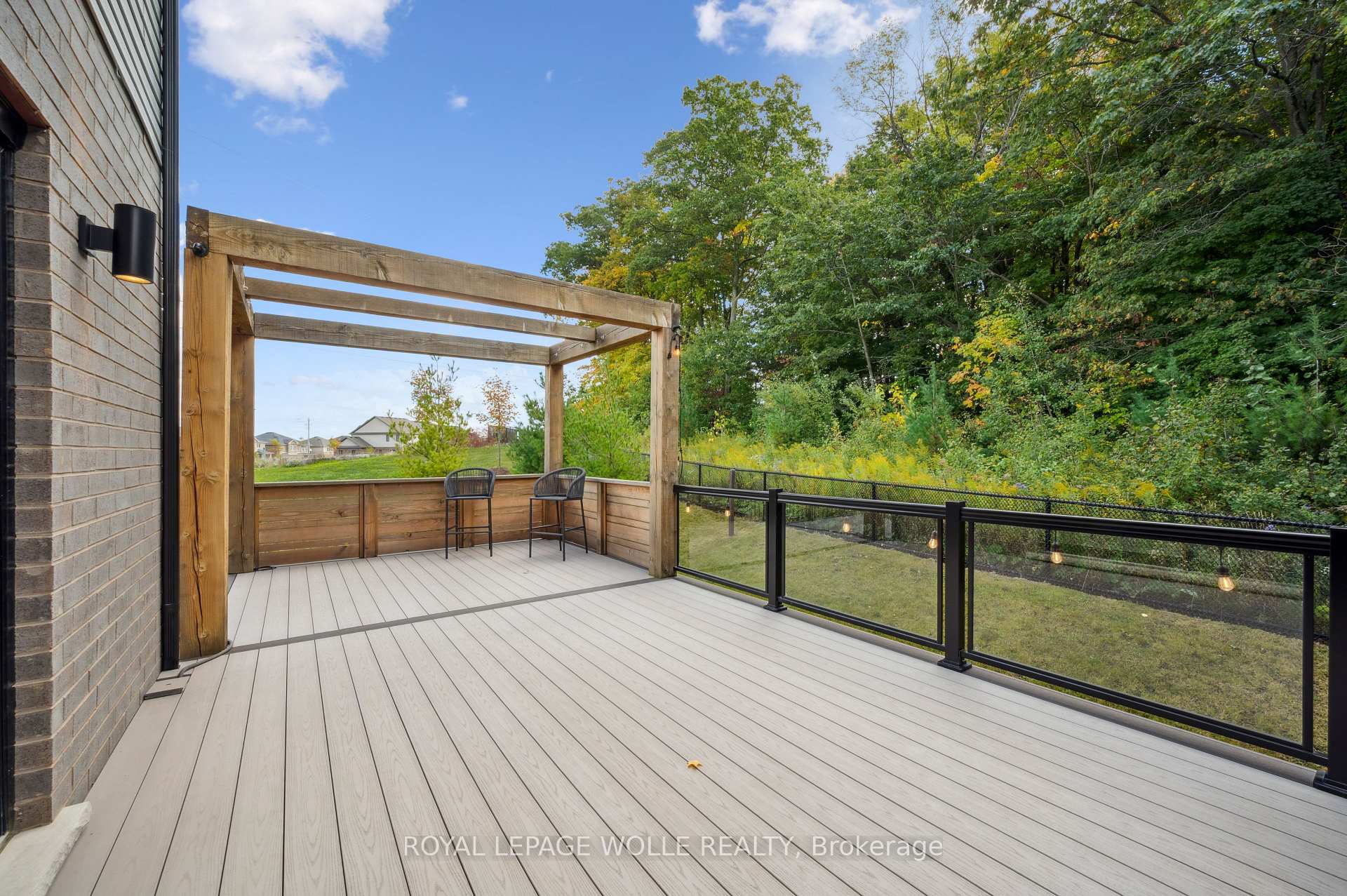 Photo 36 of 884 Robert Ferrie Drive, Kitchener, Doon South — HOMEH