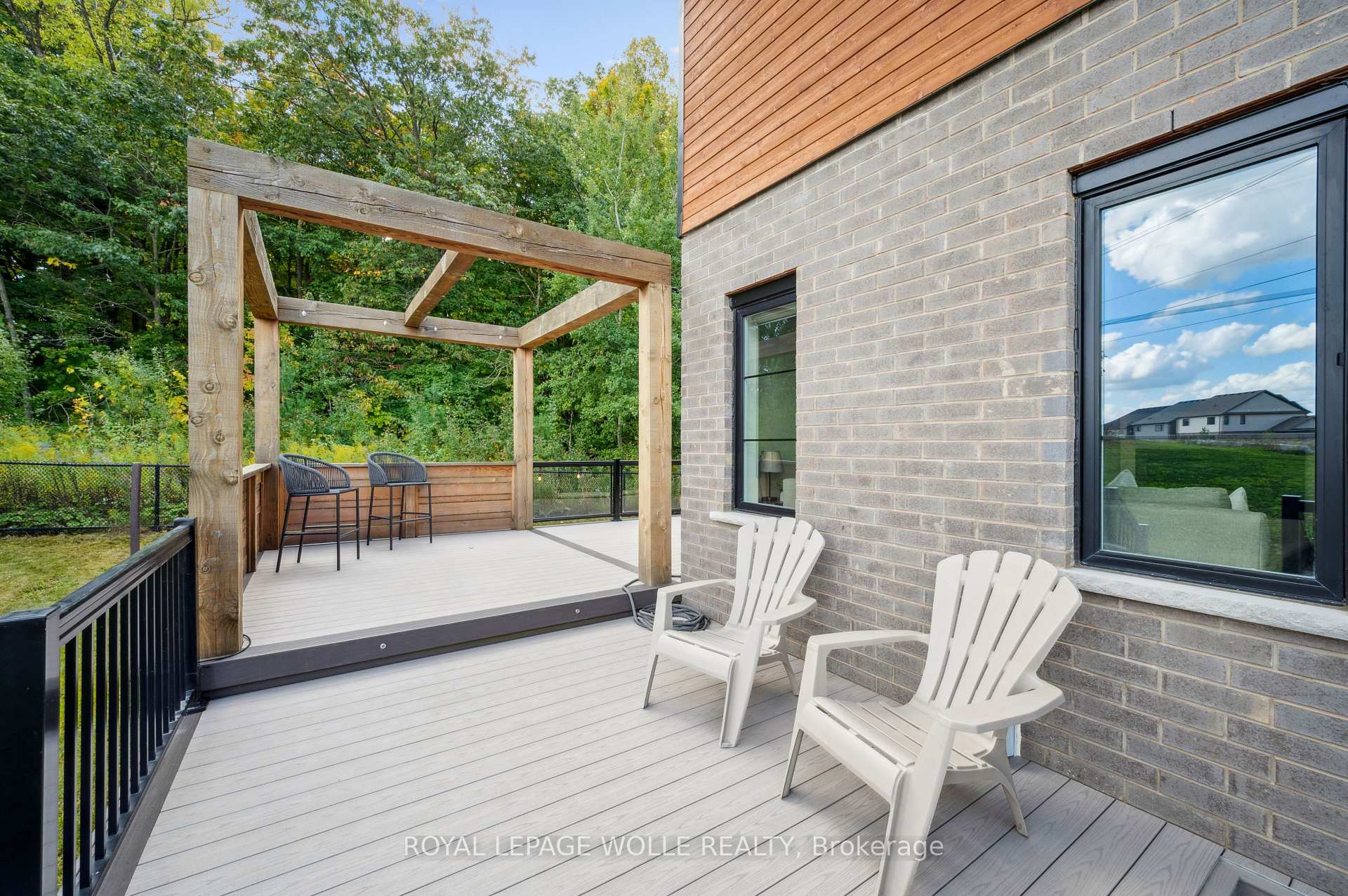 Photo 39 of 884 Robert Ferrie Drive, Kitchener, Doon South — HOMEH