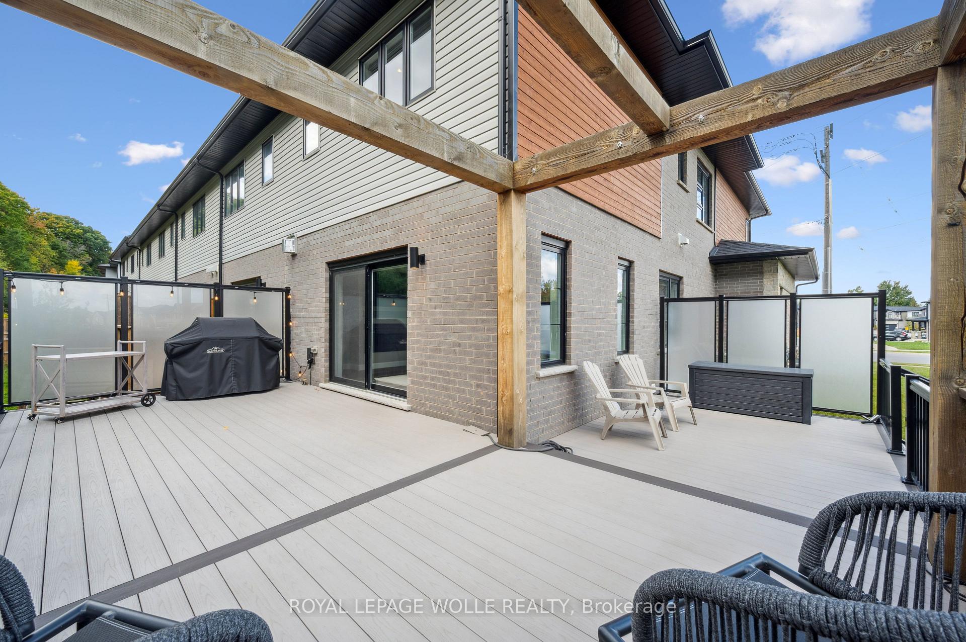 Photo 40 of 884 Robert Ferrie Drive, Kitchener, Doon South — HOMEH