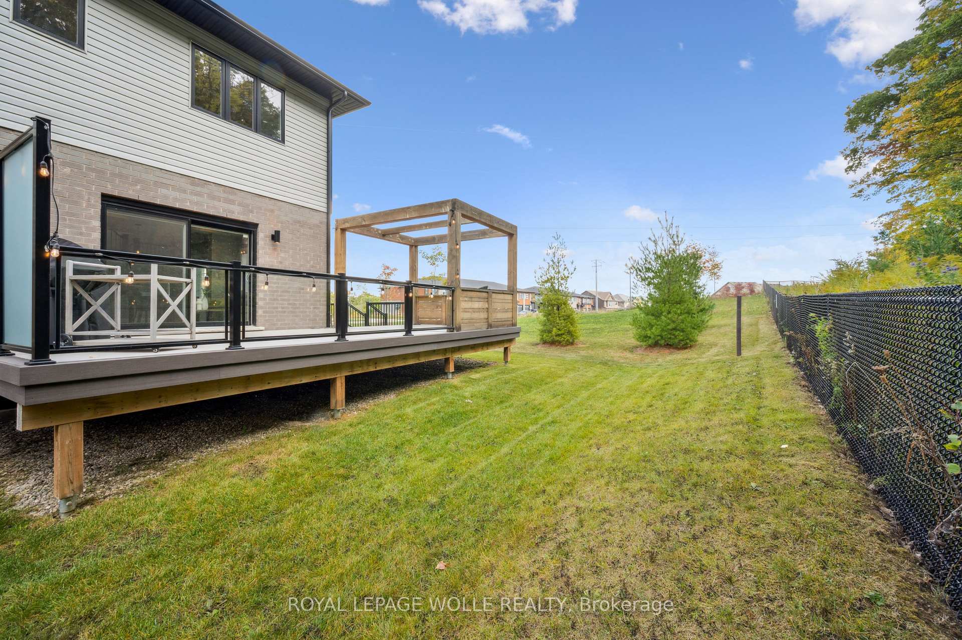 Photo 41 of 884 Robert Ferrie Drive, Kitchener, Doon South — HOMEH