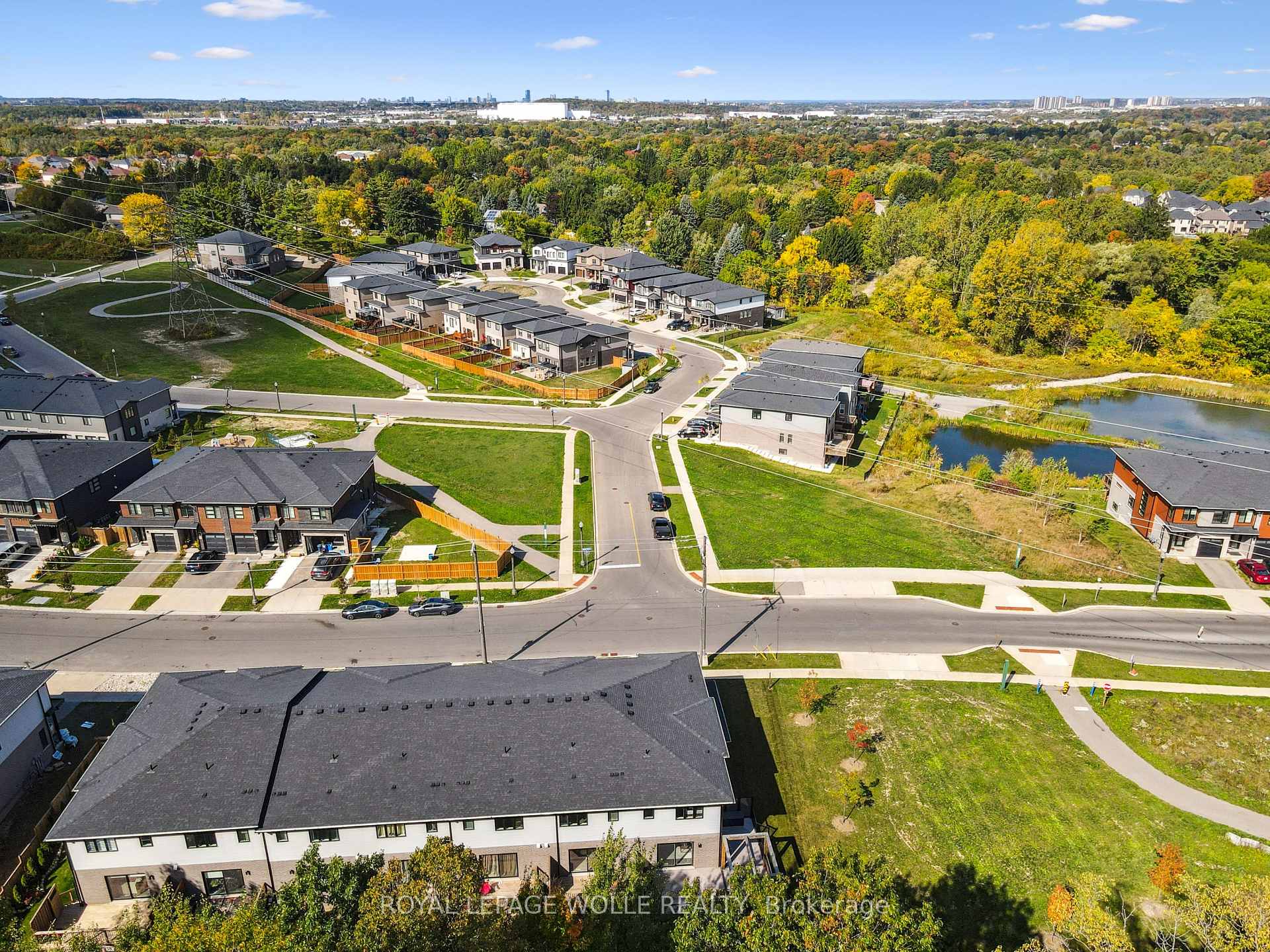 Photo 43 of 884 Robert Ferrie Drive, Kitchener, Doon South — HOMEH