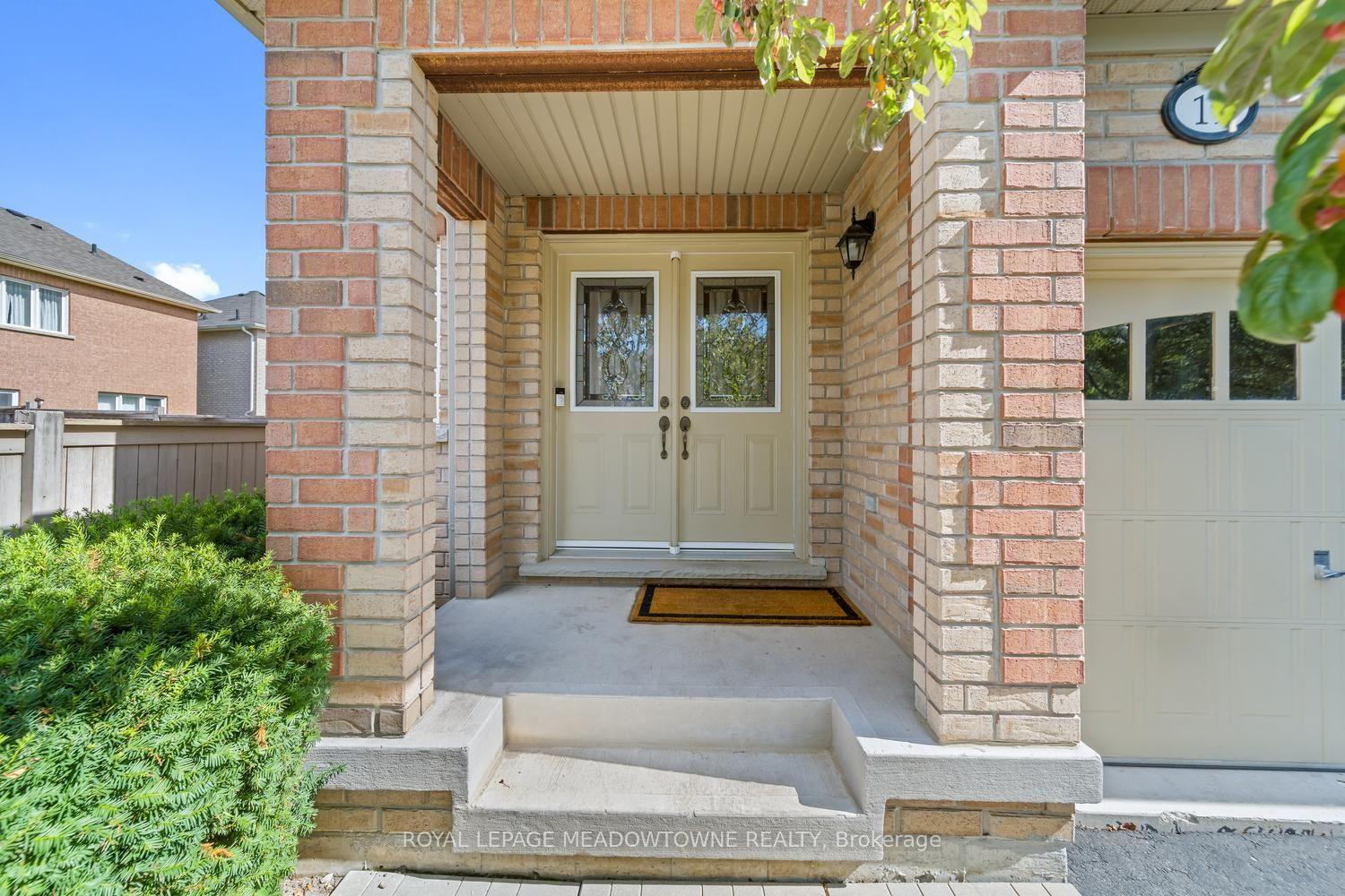 Photo 4 of 19 Goldham Way, Halton Hills, Georgetown — HOMEH