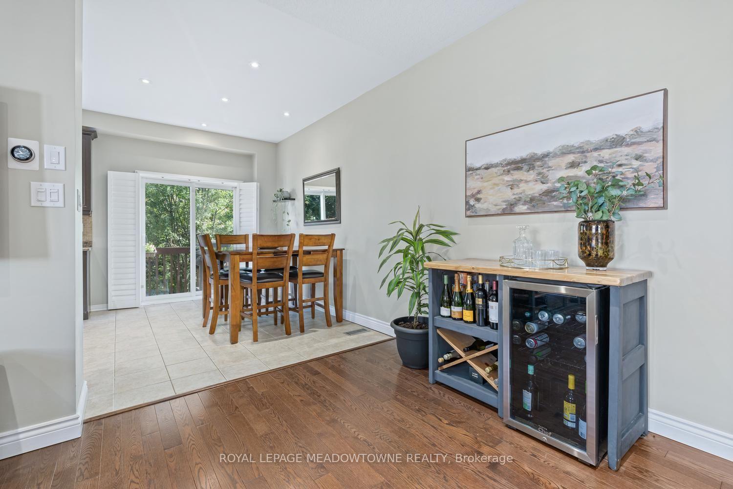 Photo 13 of 19 Goldham Way, Halton Hills, Georgetown — HOMEH