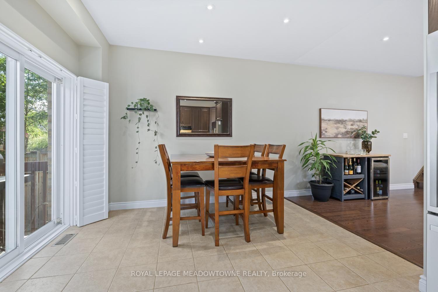 Photo 15 of 19 Goldham Way, Halton Hills, Georgetown — HOMEH