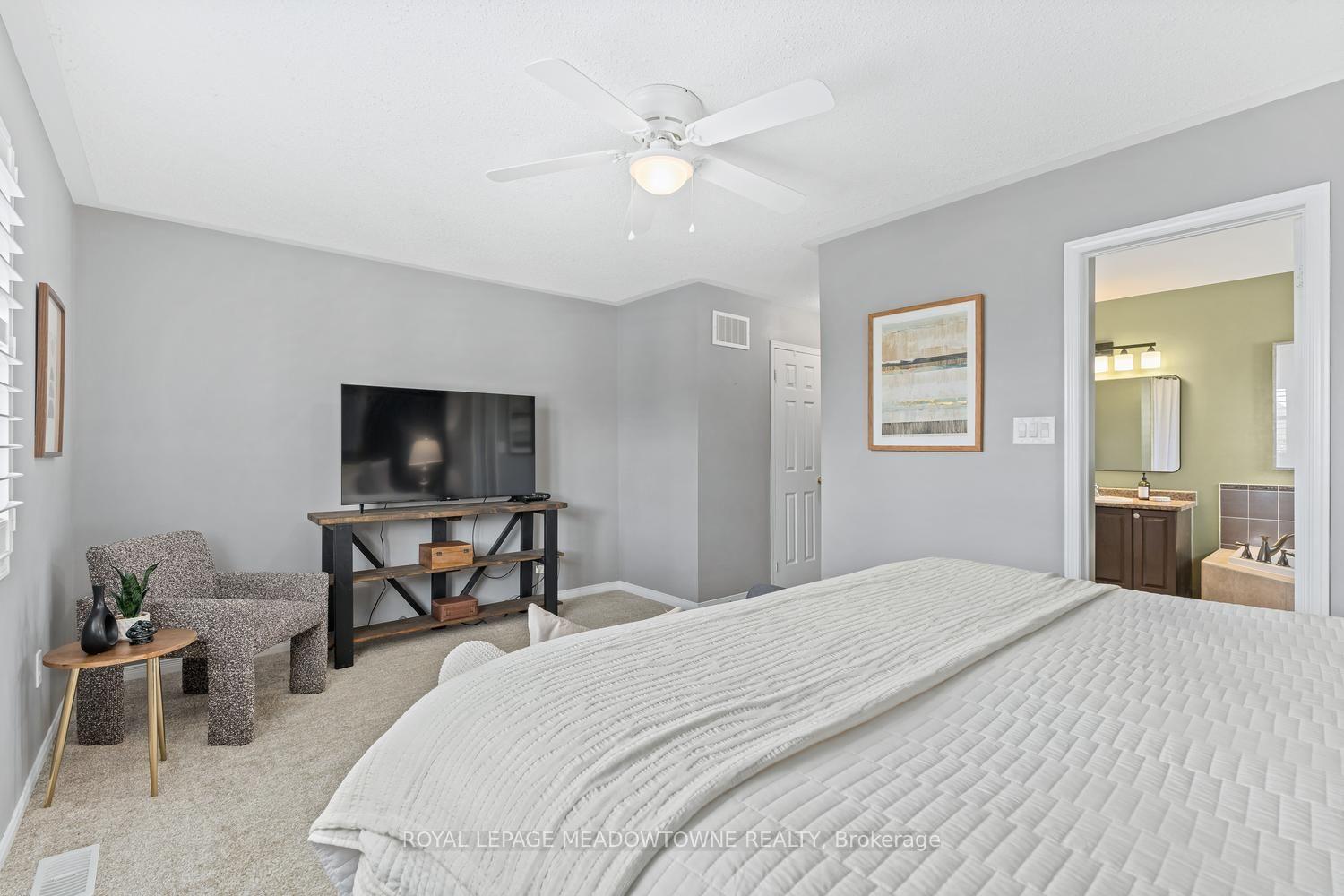 Photo 23 of 19 Goldham Way, Halton Hills, Georgetown — HOMEH