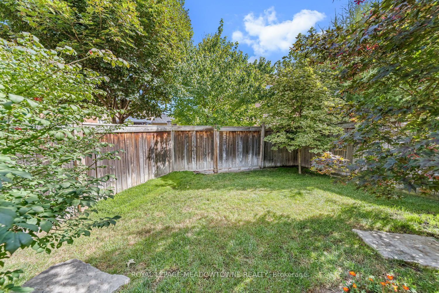 Photo 39 of 19 Goldham Way, Halton Hills, Georgetown — HOMEH