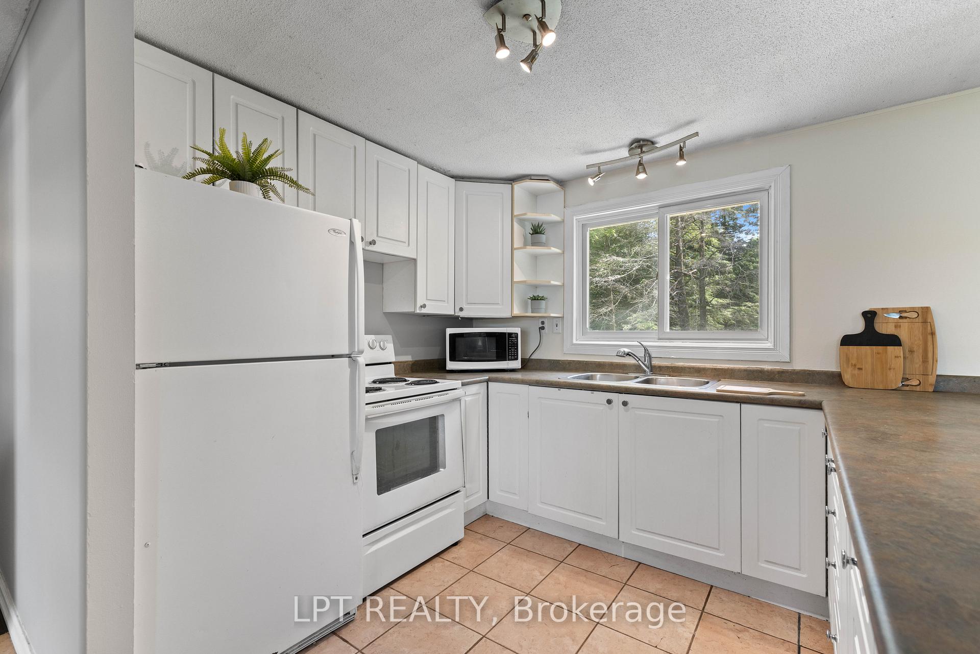 Photo 10 of 2743 Lockhart Road, Innisfil, Rural Innisfil — HOMEH