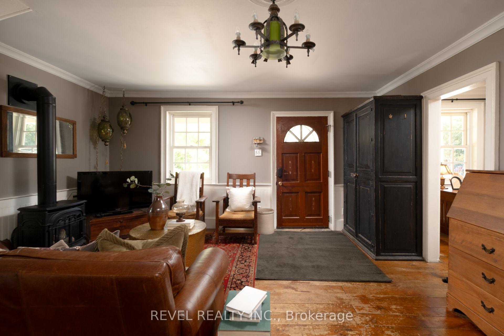 Photo 5 of 532 Main Street, Halton Hills, Glen Williams — HOMEH