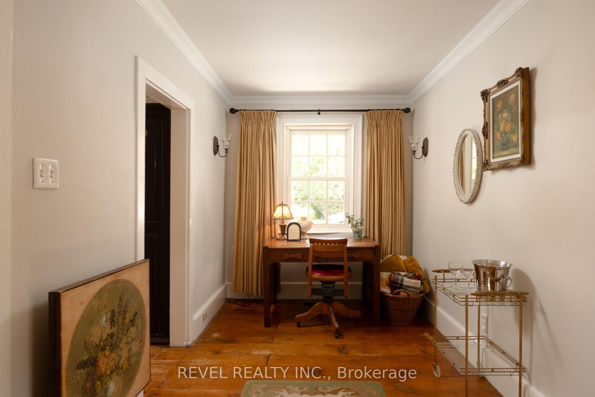 Photo 8 of 532 Main Street, Halton Hills, Glen Williams — HOMEH