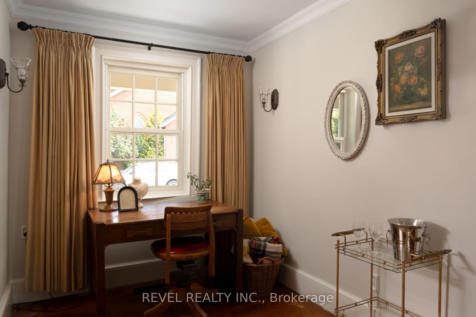 Photo 9 of 532 Main Street, Halton Hills, Glen Williams — HOMEH