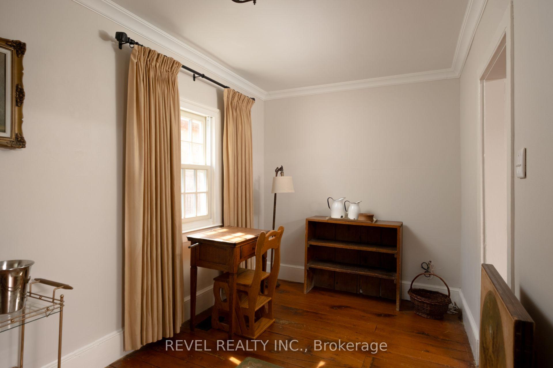 Photo 11 of 532 Main Street, Halton Hills, Glen Williams — HOMEH