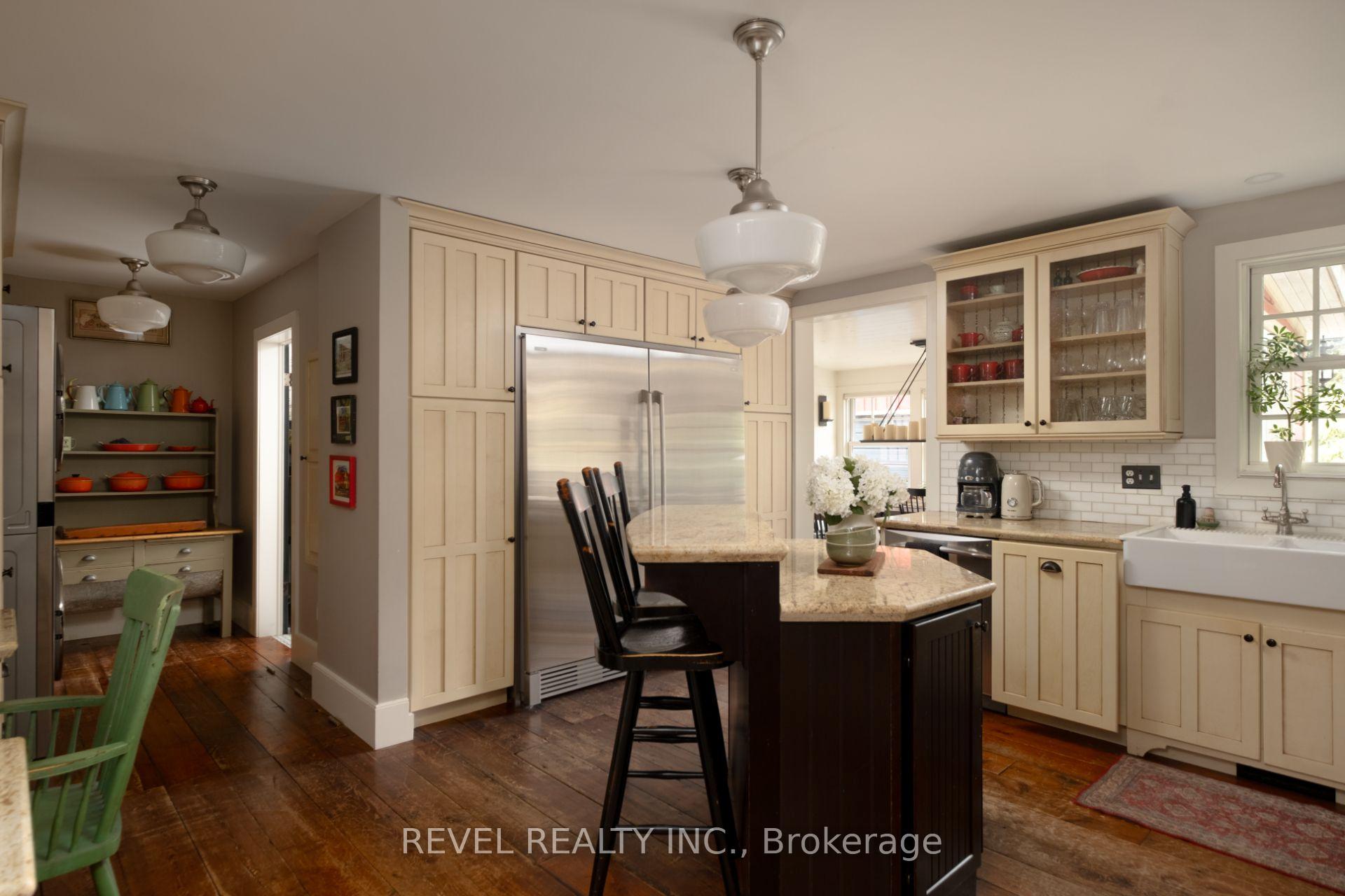 Photo 12 of 532 Main Street, Halton Hills, Glen Williams — HOMEH