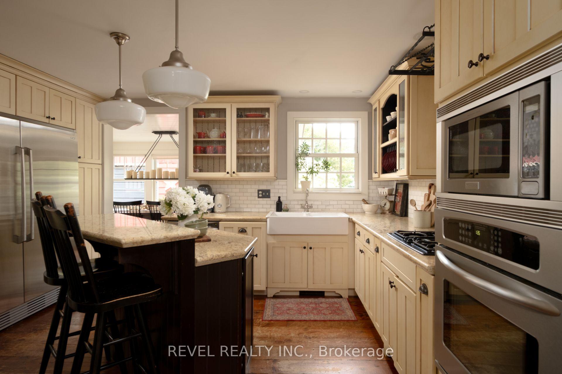 Photo 13 of 532 Main Street, Halton Hills, Glen Williams — HOMEH
