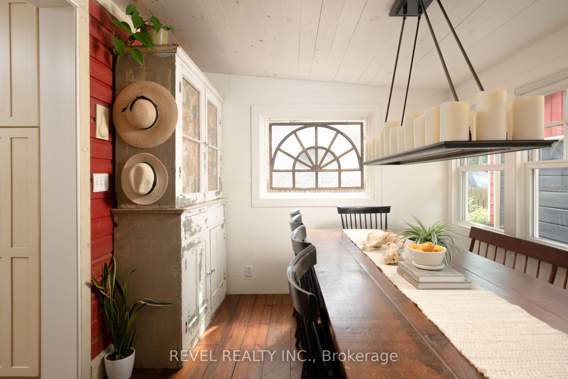 Photo 19 of 532 Main Street, Halton Hills, Glen Williams — HOMEH