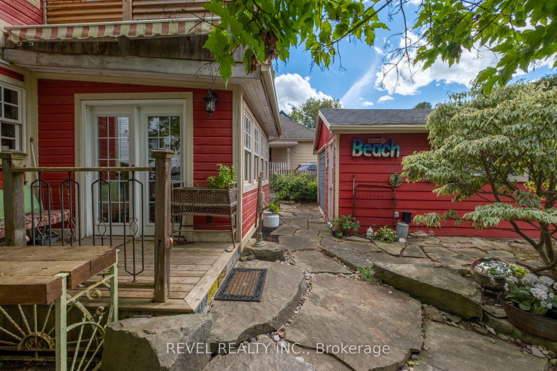 Photo 35 of 532 Main Street, Halton Hills, Glen Williams — HOMEH